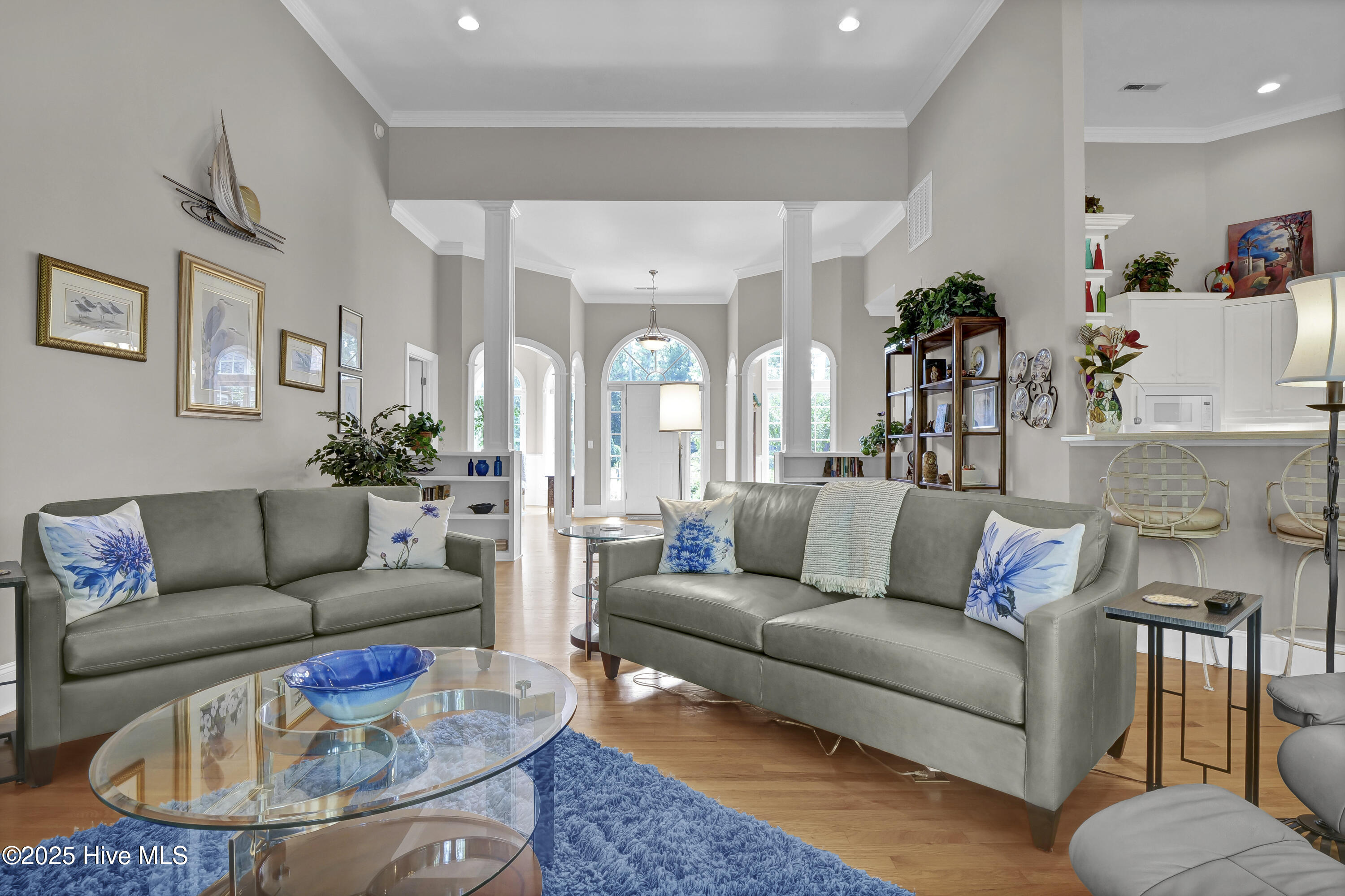 100533946 | Photo 17