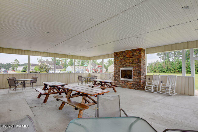 100528585 | Photo 46