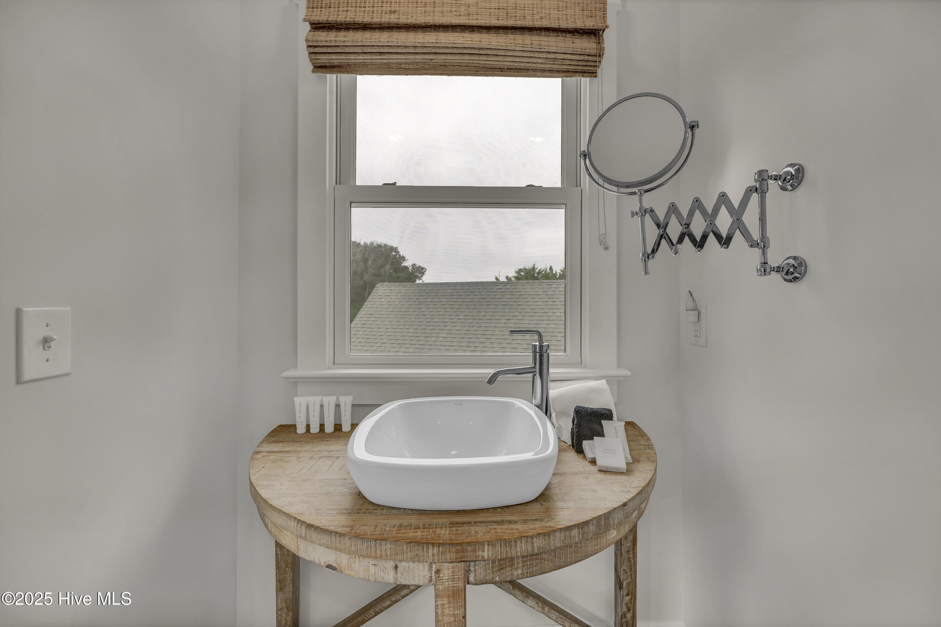 100536845 | Photo 35