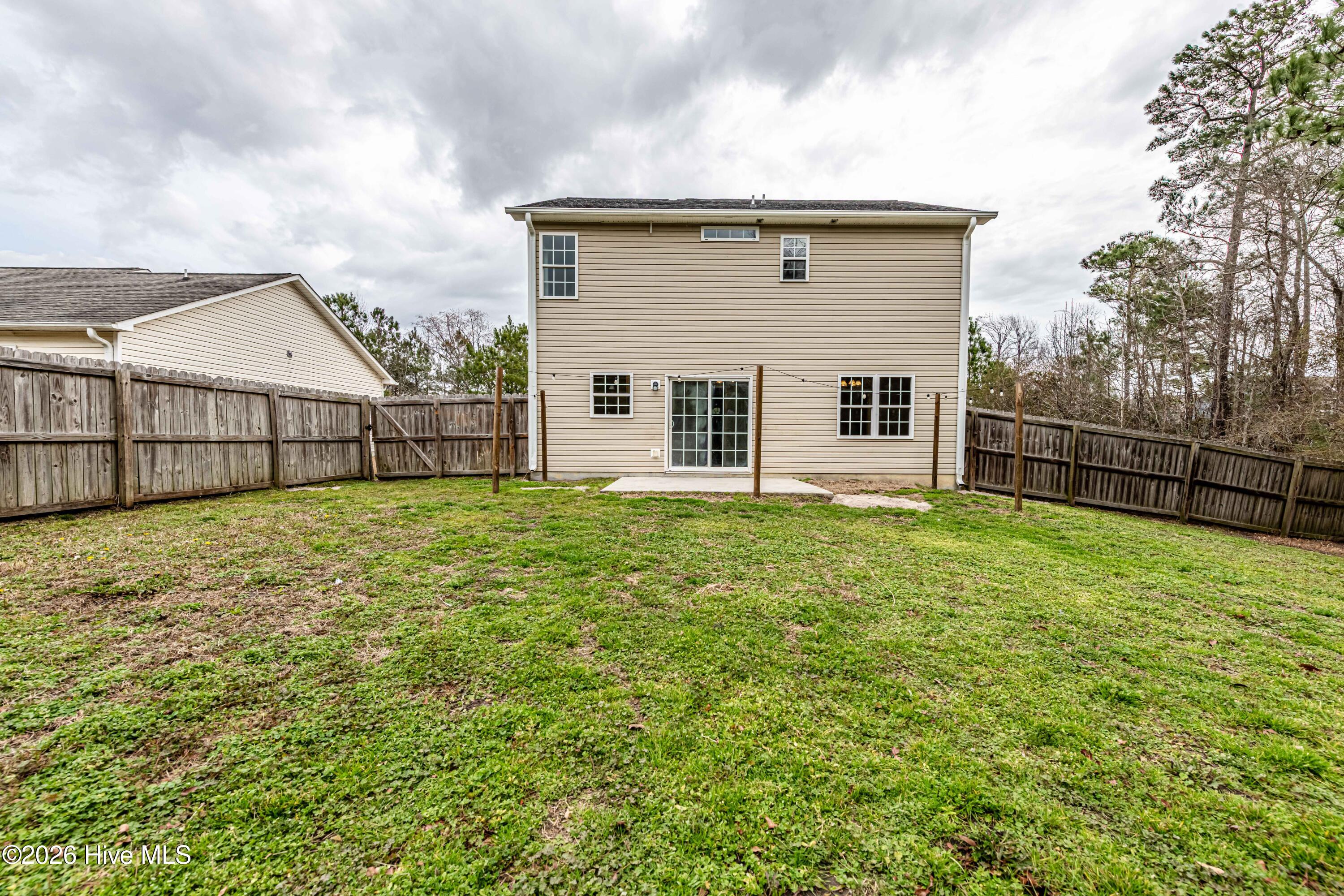 100557262 | Photo 45