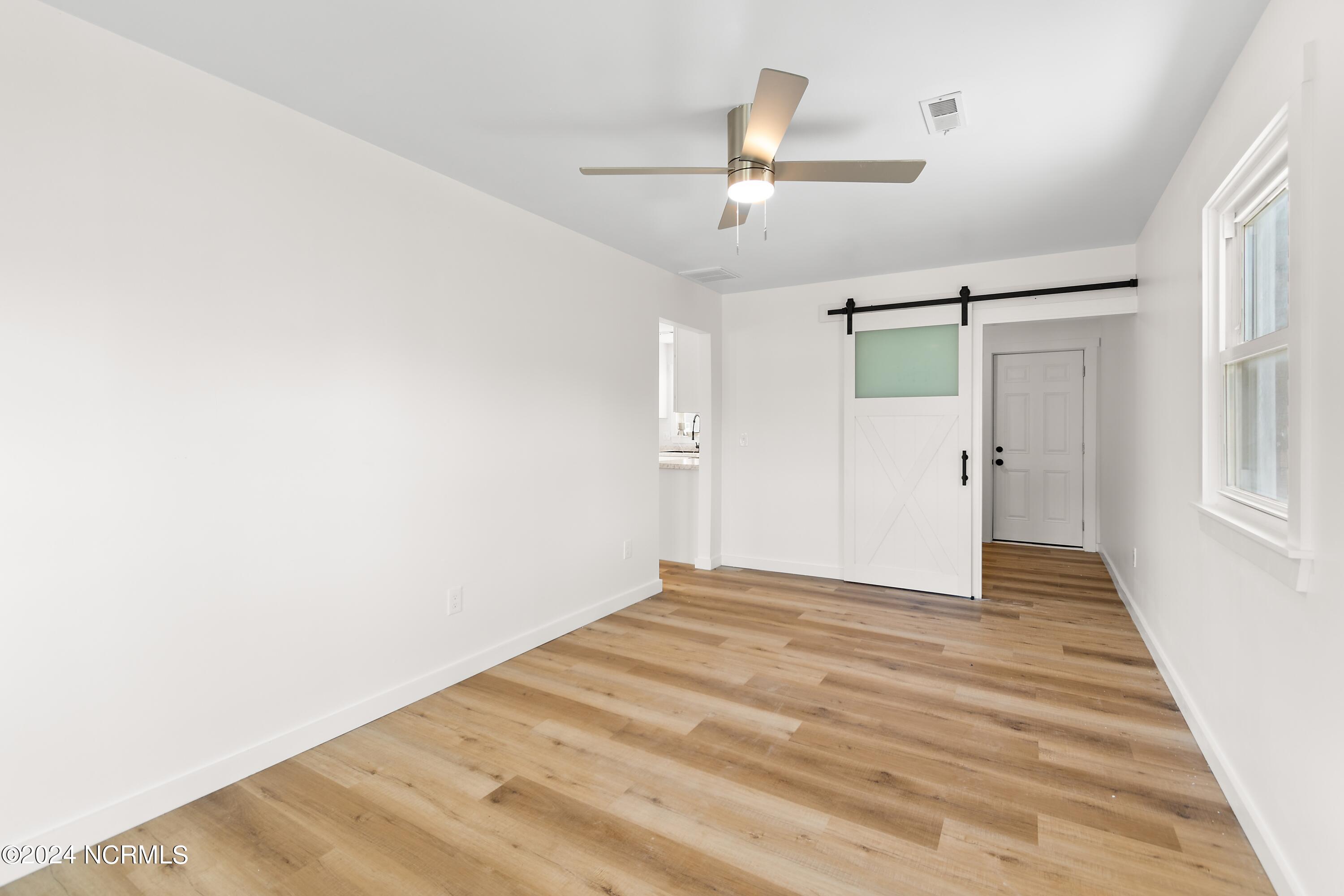 100563573 | Photo 24