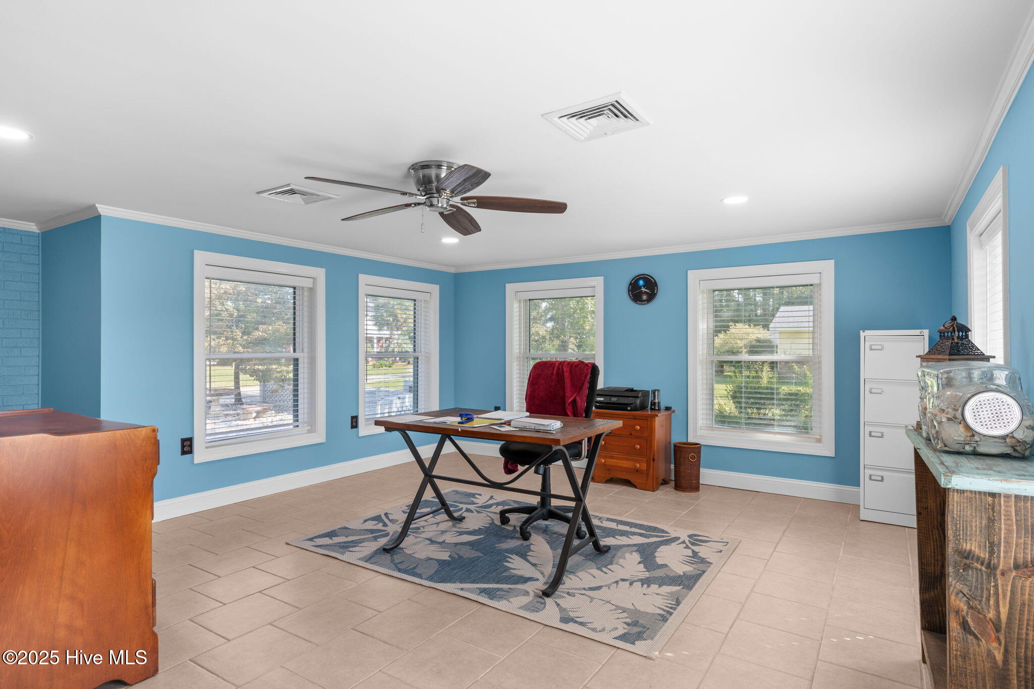 100532897 | Photo 30