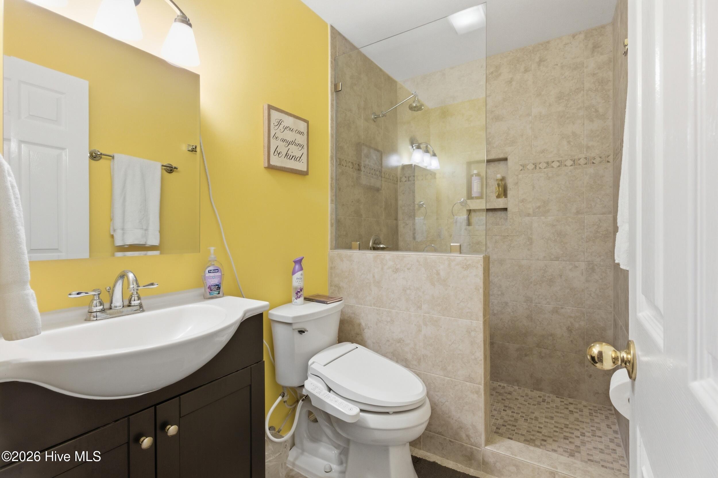 100564974 | Photo 16