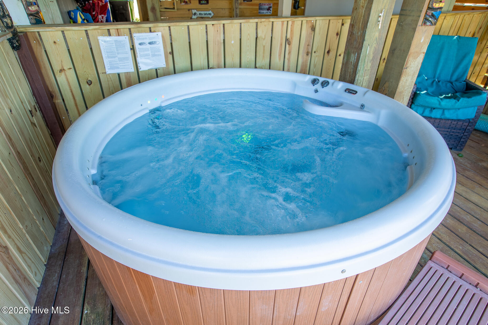 100550124 | Photo 61