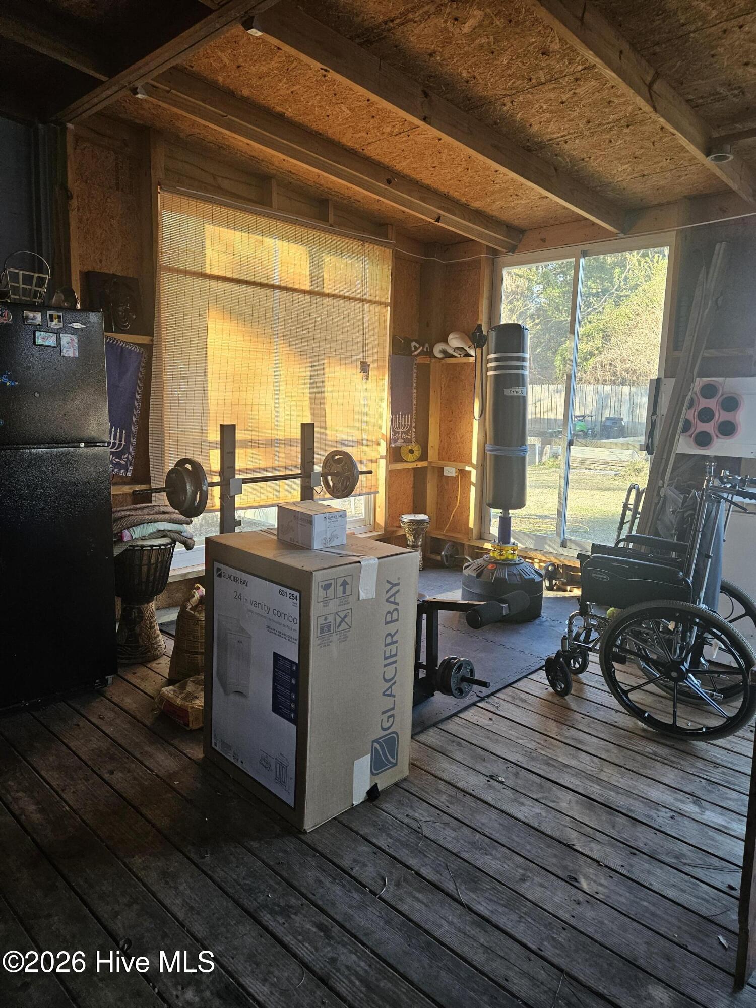 100550080 | Photo 28