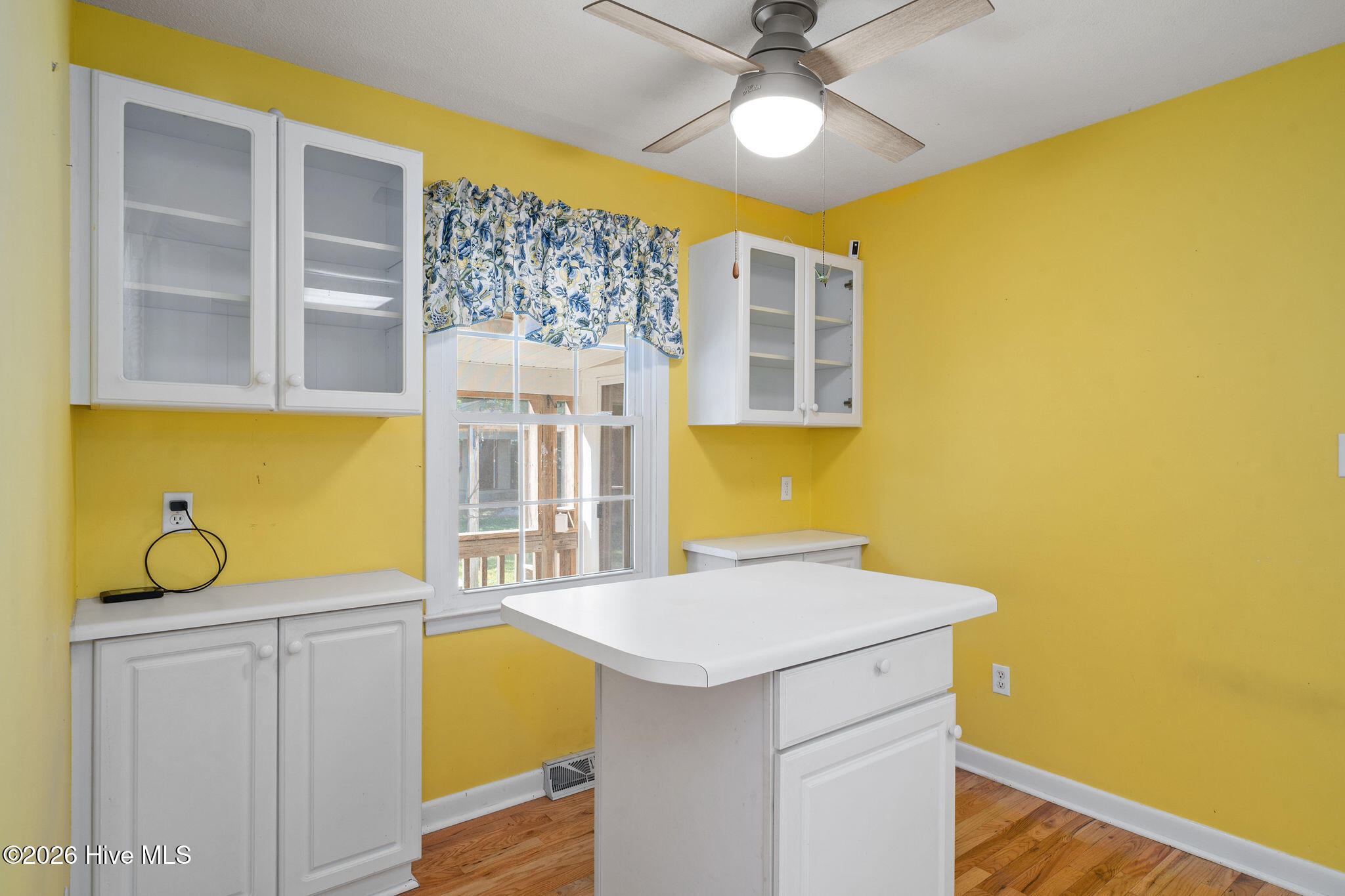 100568414 | Photo 12