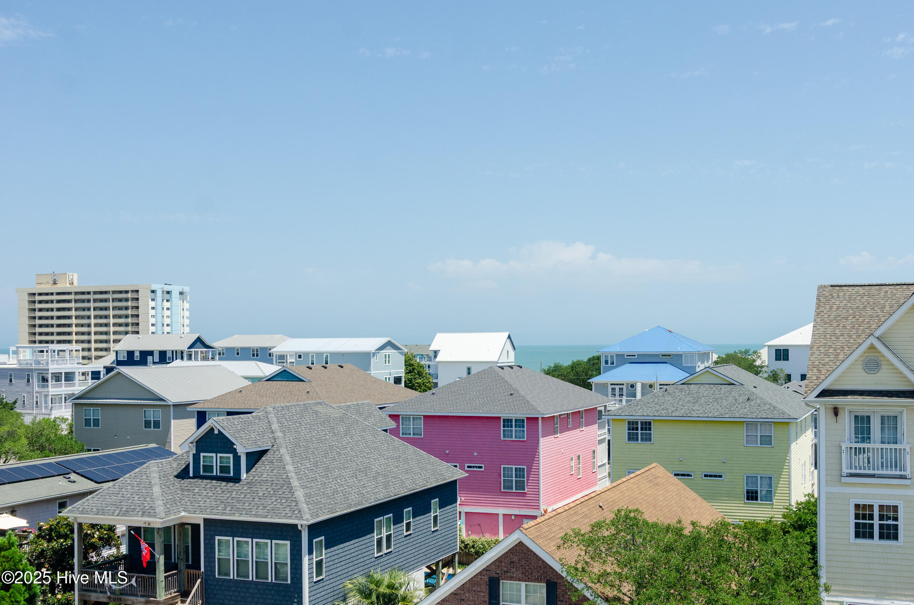 100534014 | Photo 41