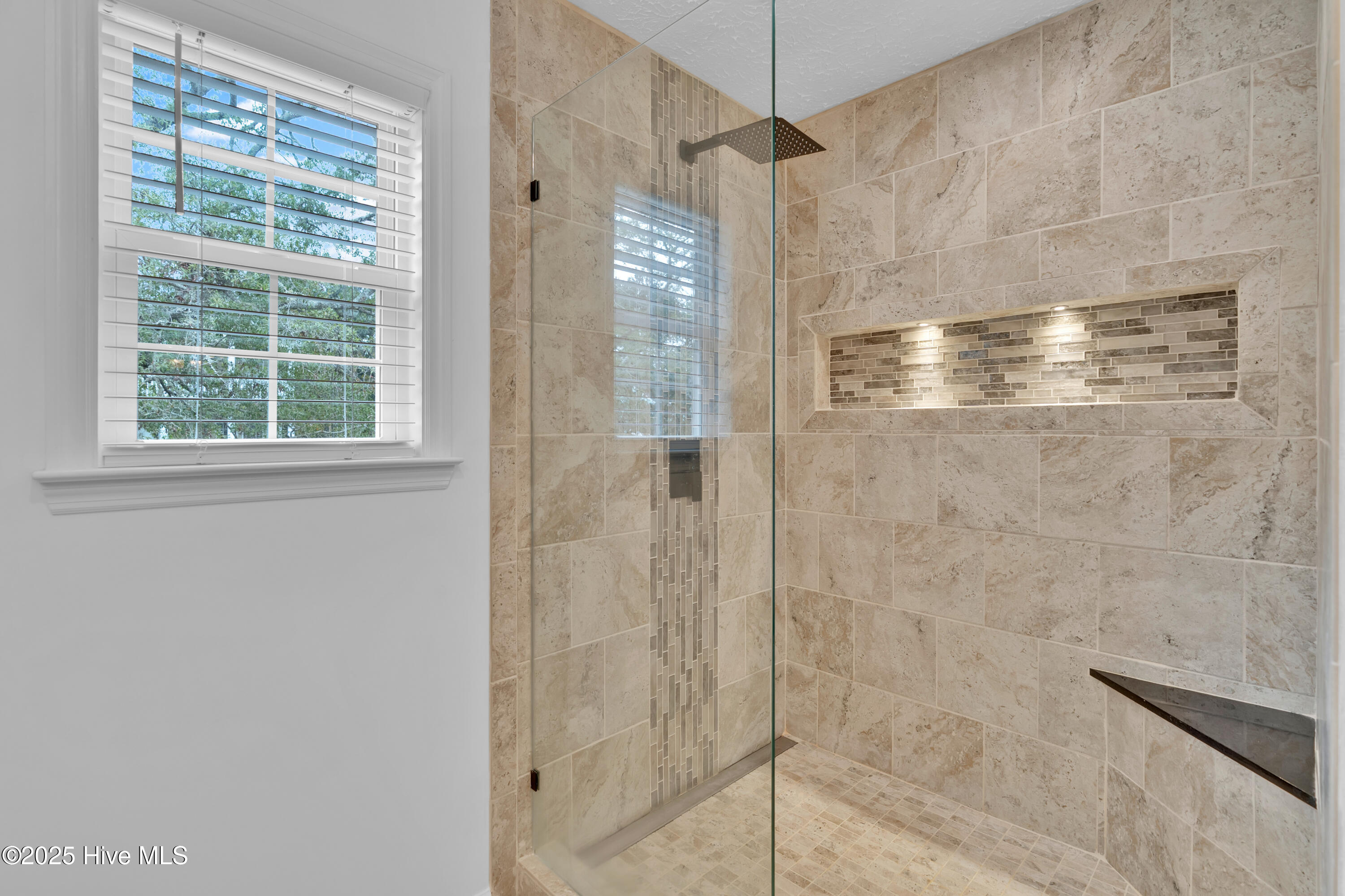 100530554 | Photo 30