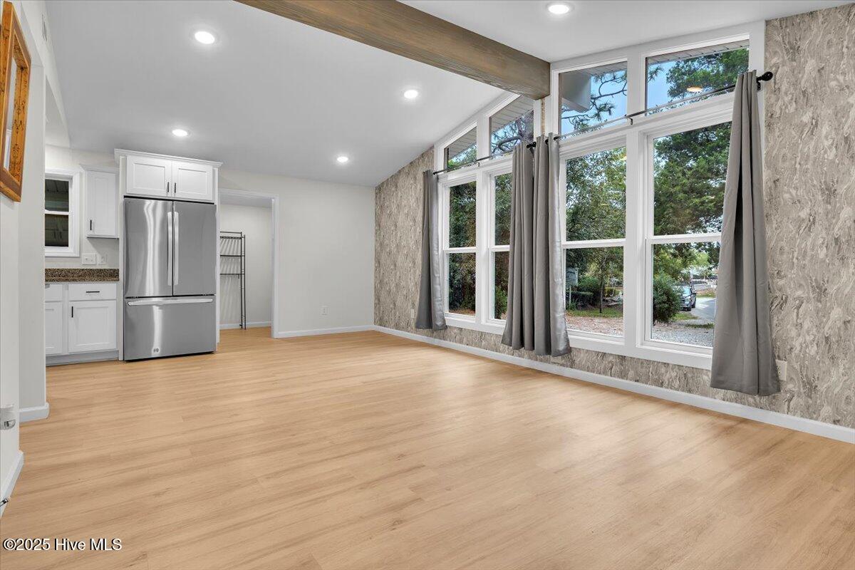 100545408 | Photo 16