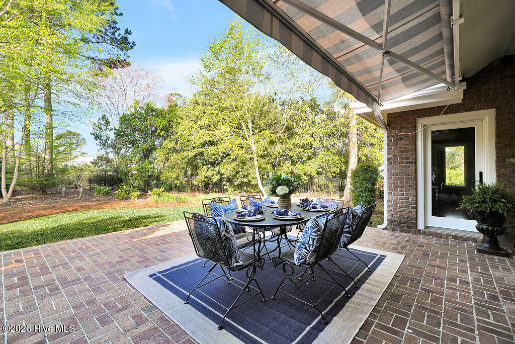 100565103 | Photo 45