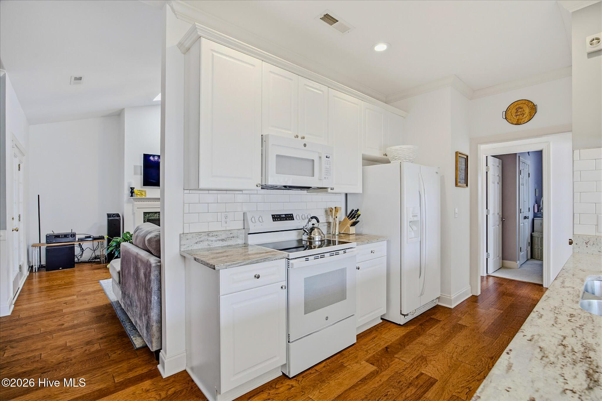 100554989 | Photo 10