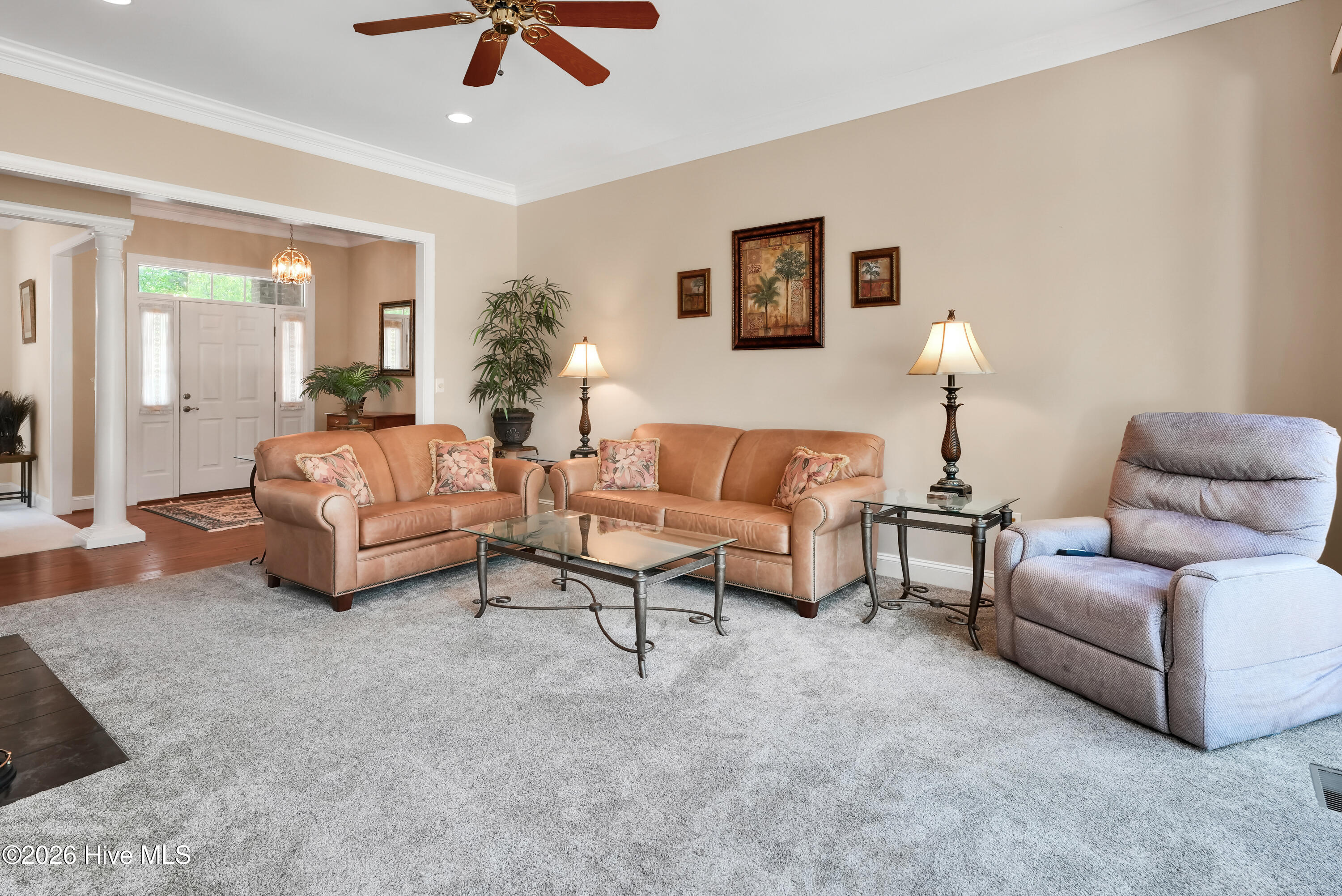 100567703 | Photo 10