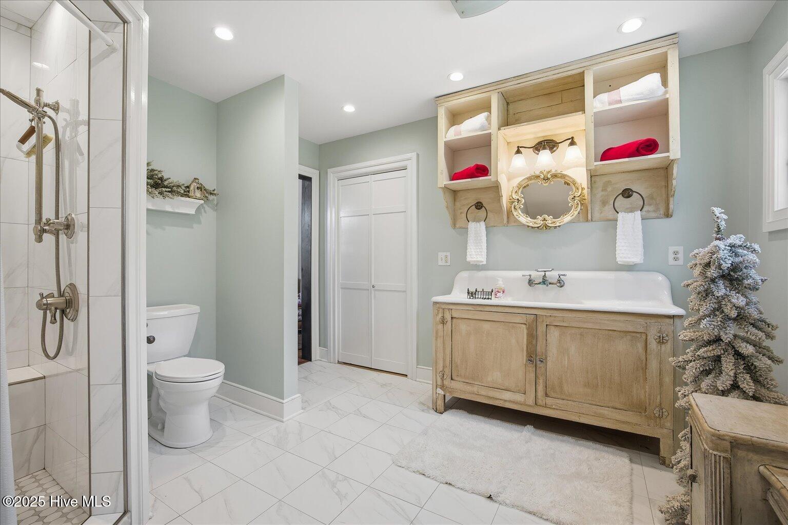 100545633 | Photo 52