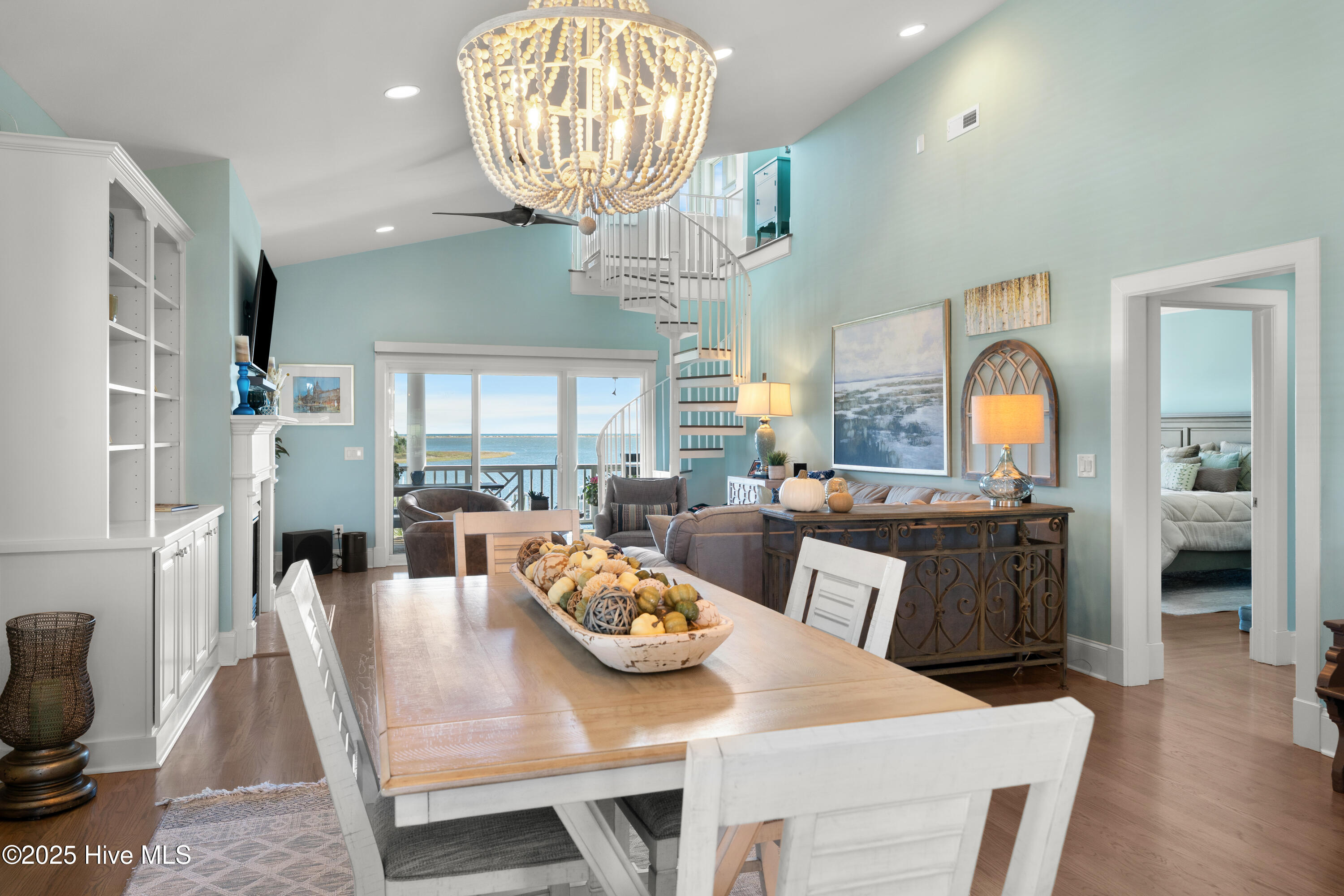 100541249 | Photo 48