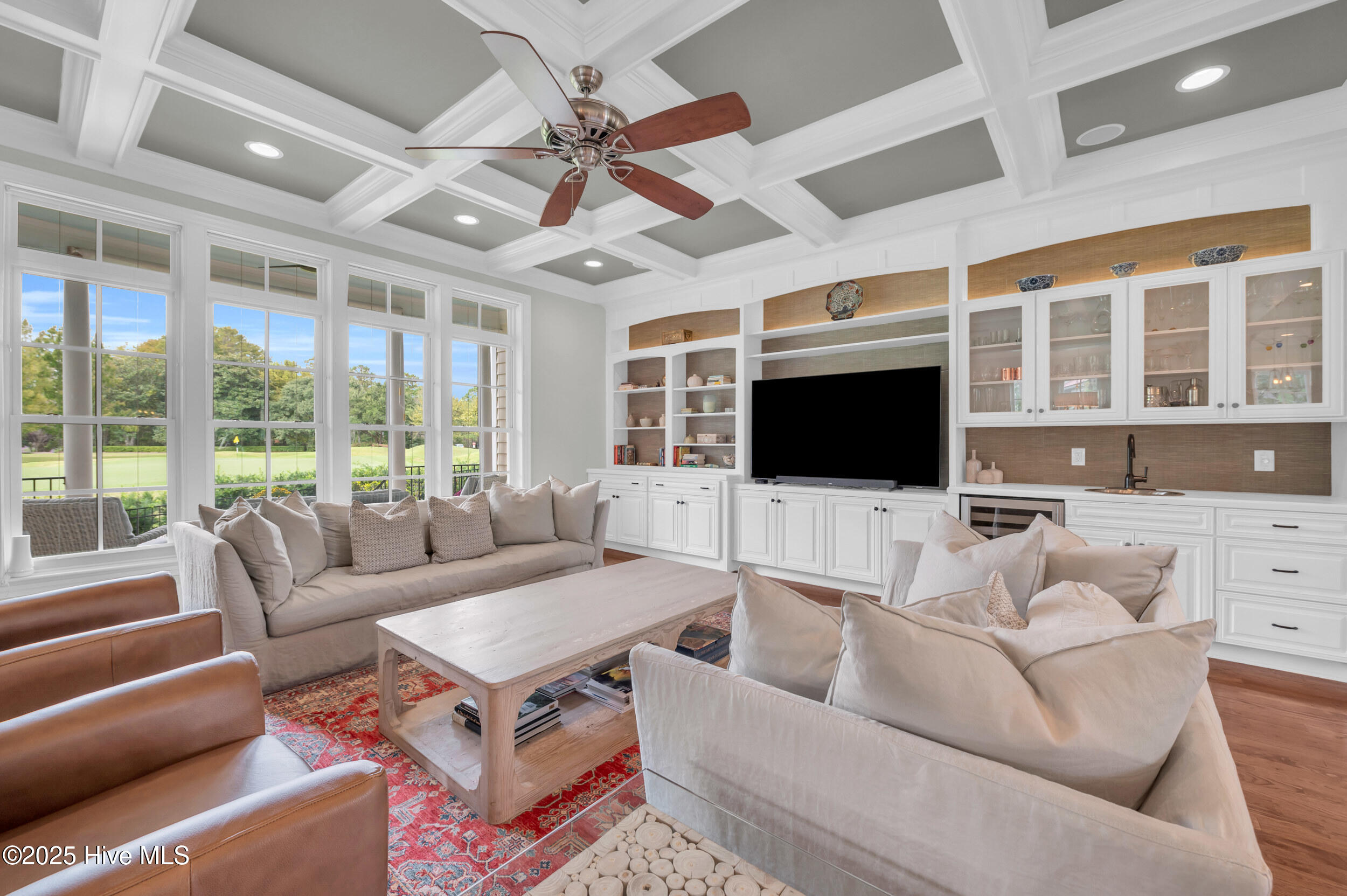 100536582 | Photo 11