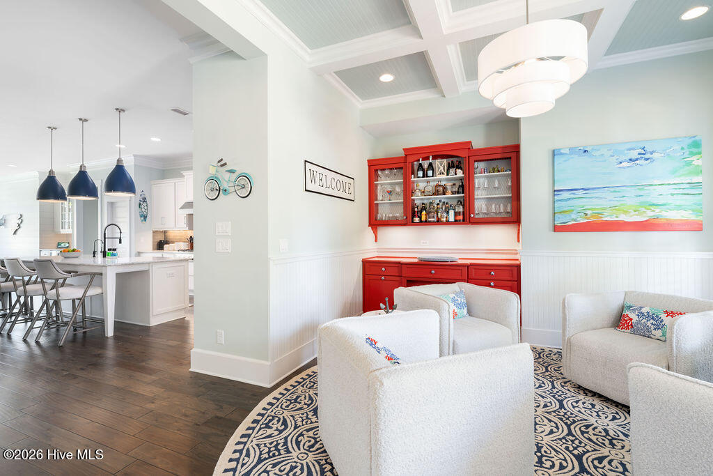 100561843 | Photo 23