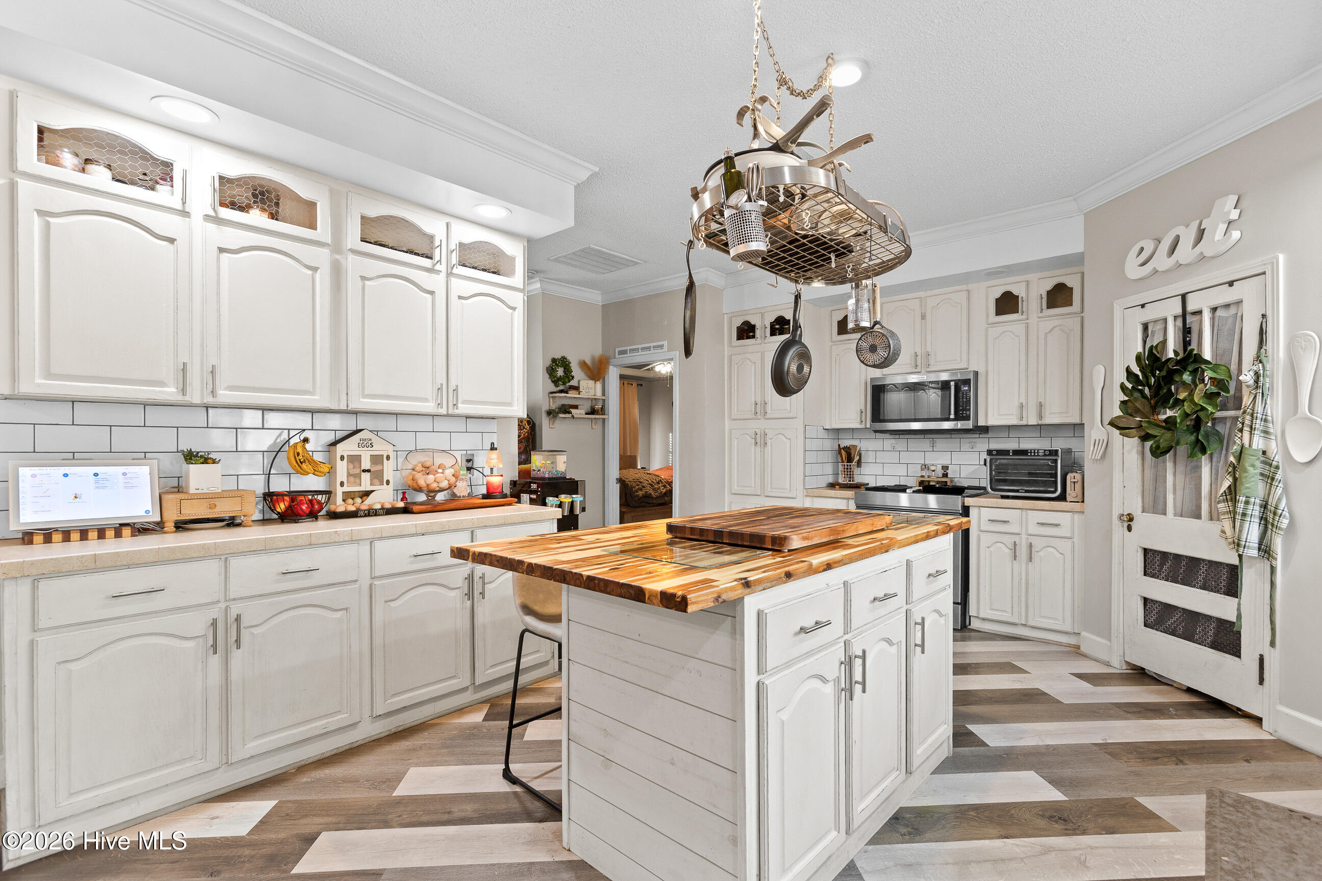 100559126 | Photo 12