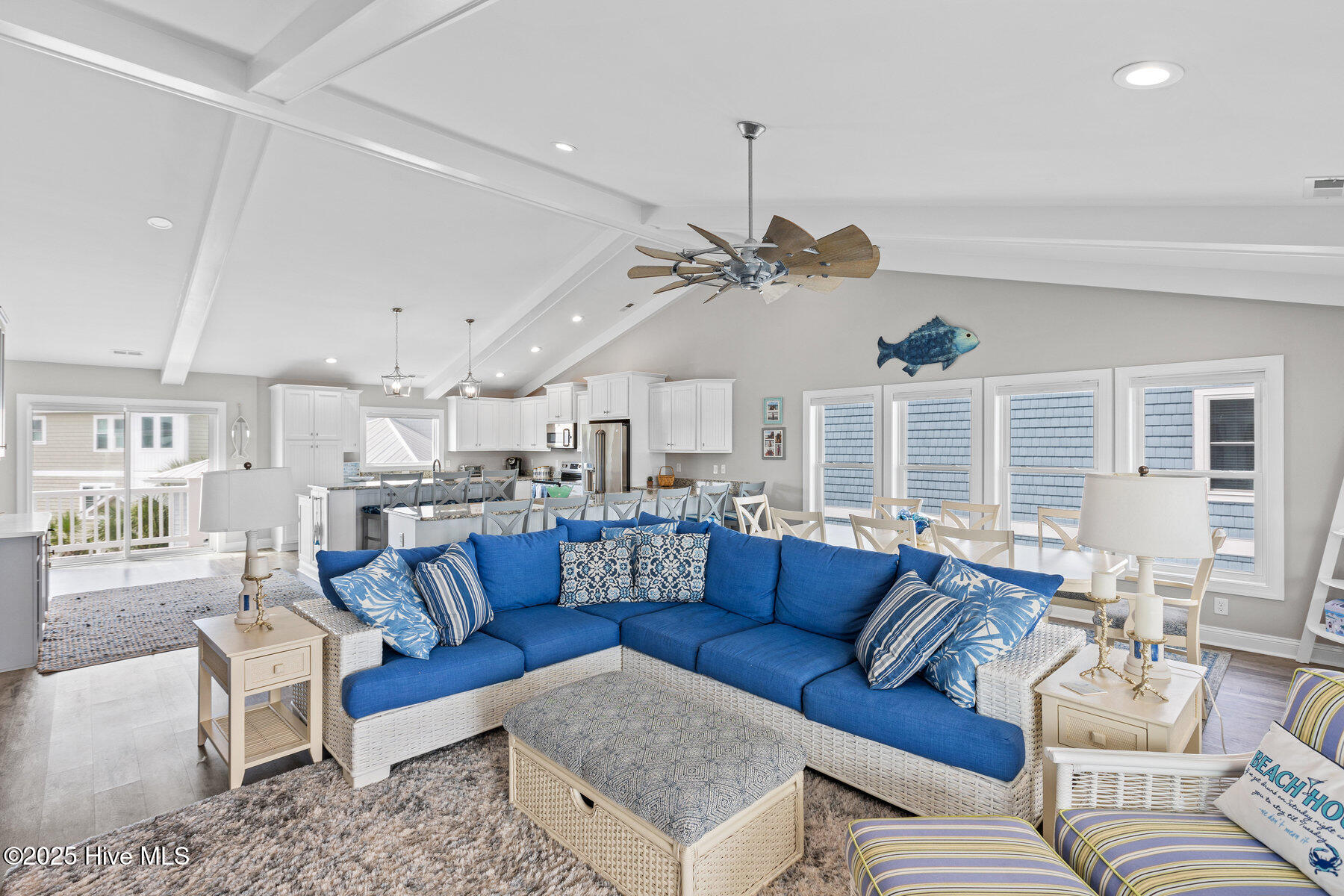 100518577 | Photo 10