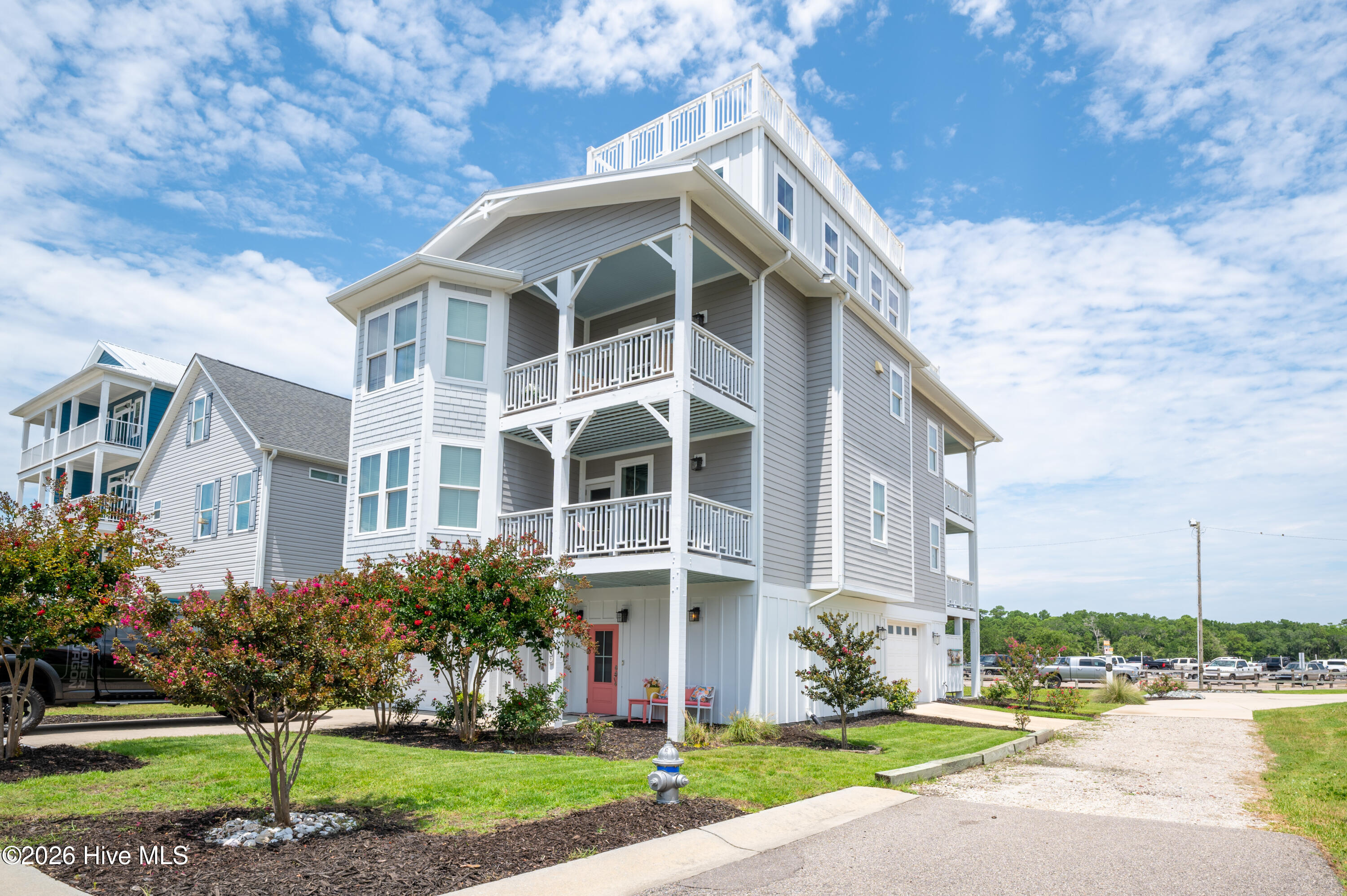 100580003 | Photo 3