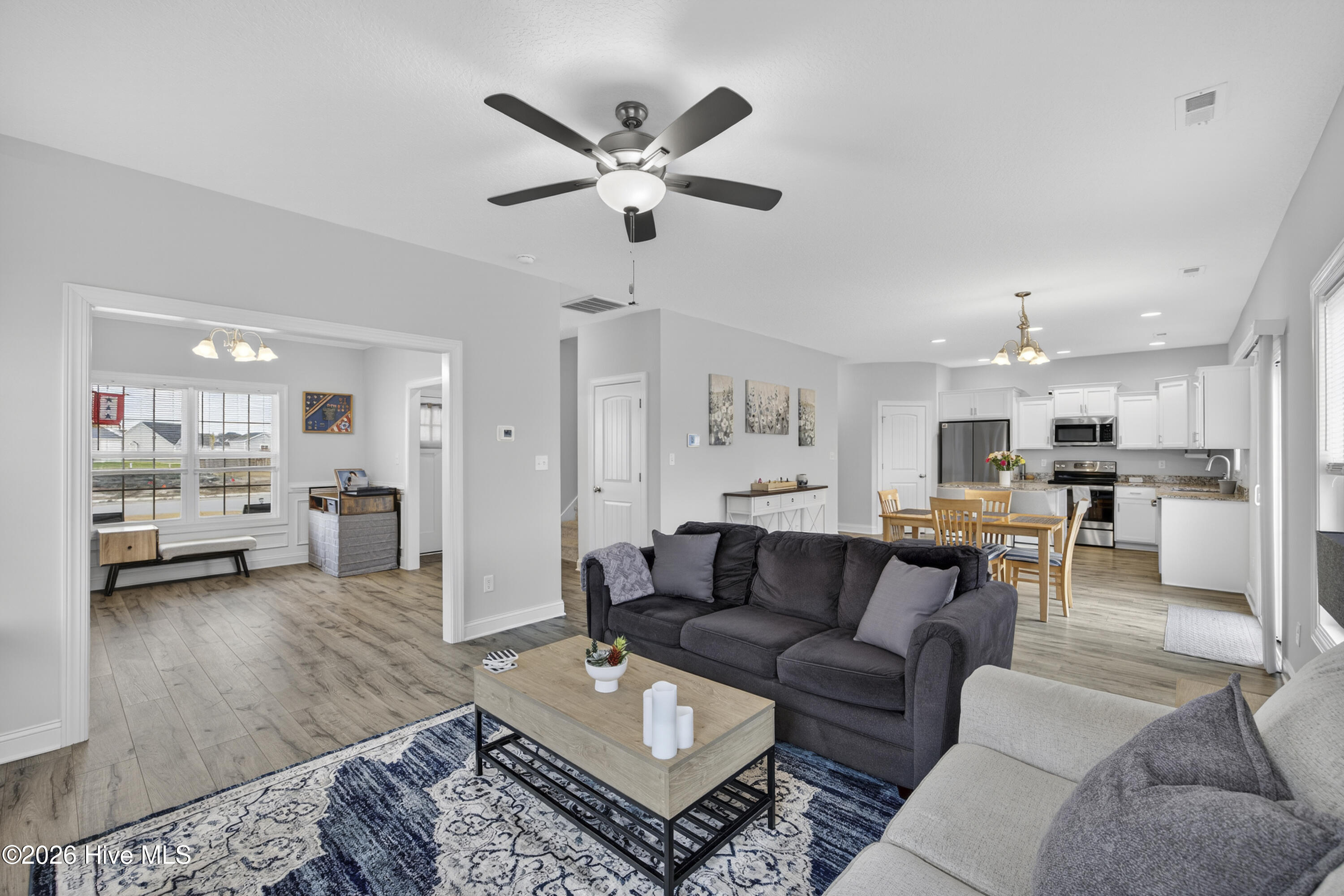 100558052 | Photo 12