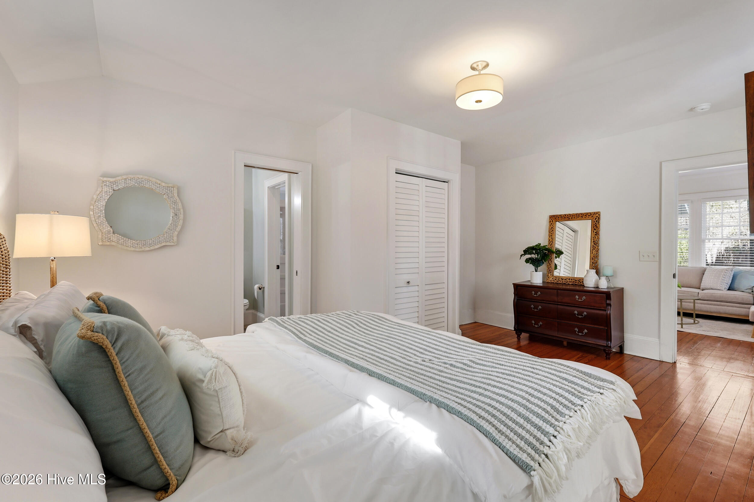 100562398 | Photo 20