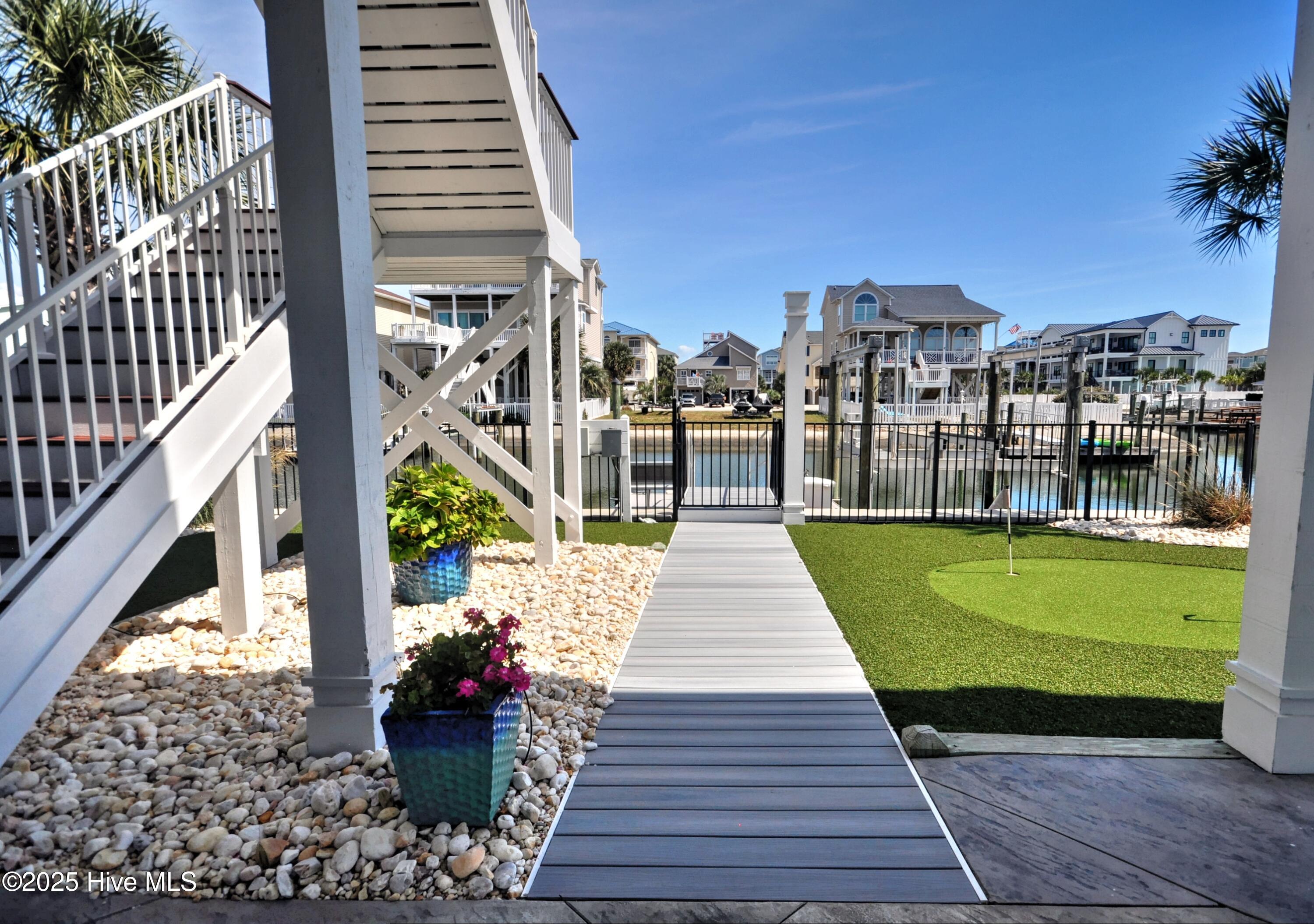 100533074 | Photo 34