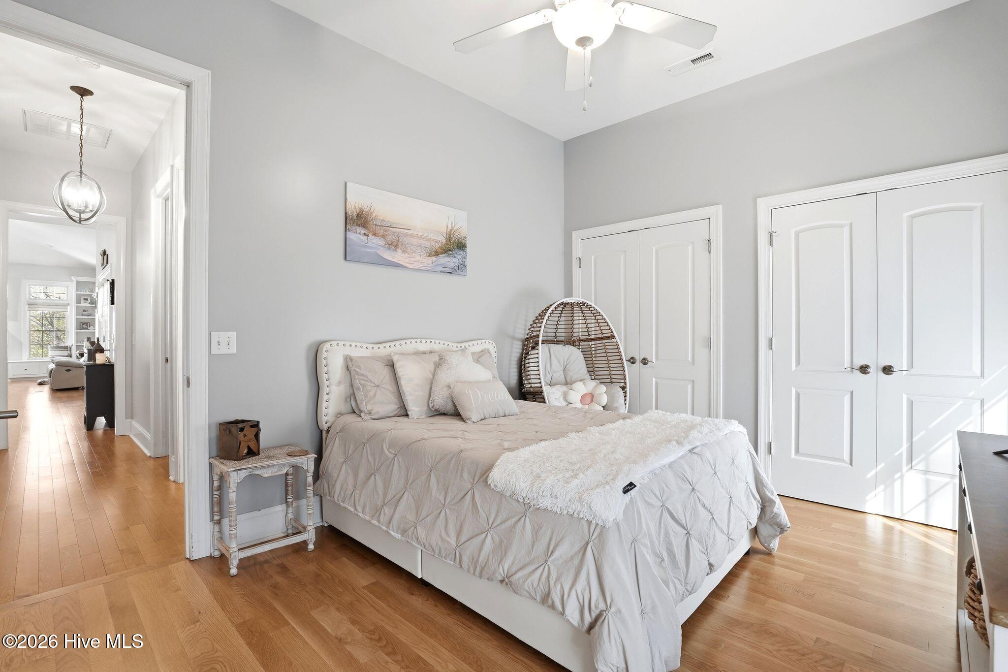 100561689 | Photo 37