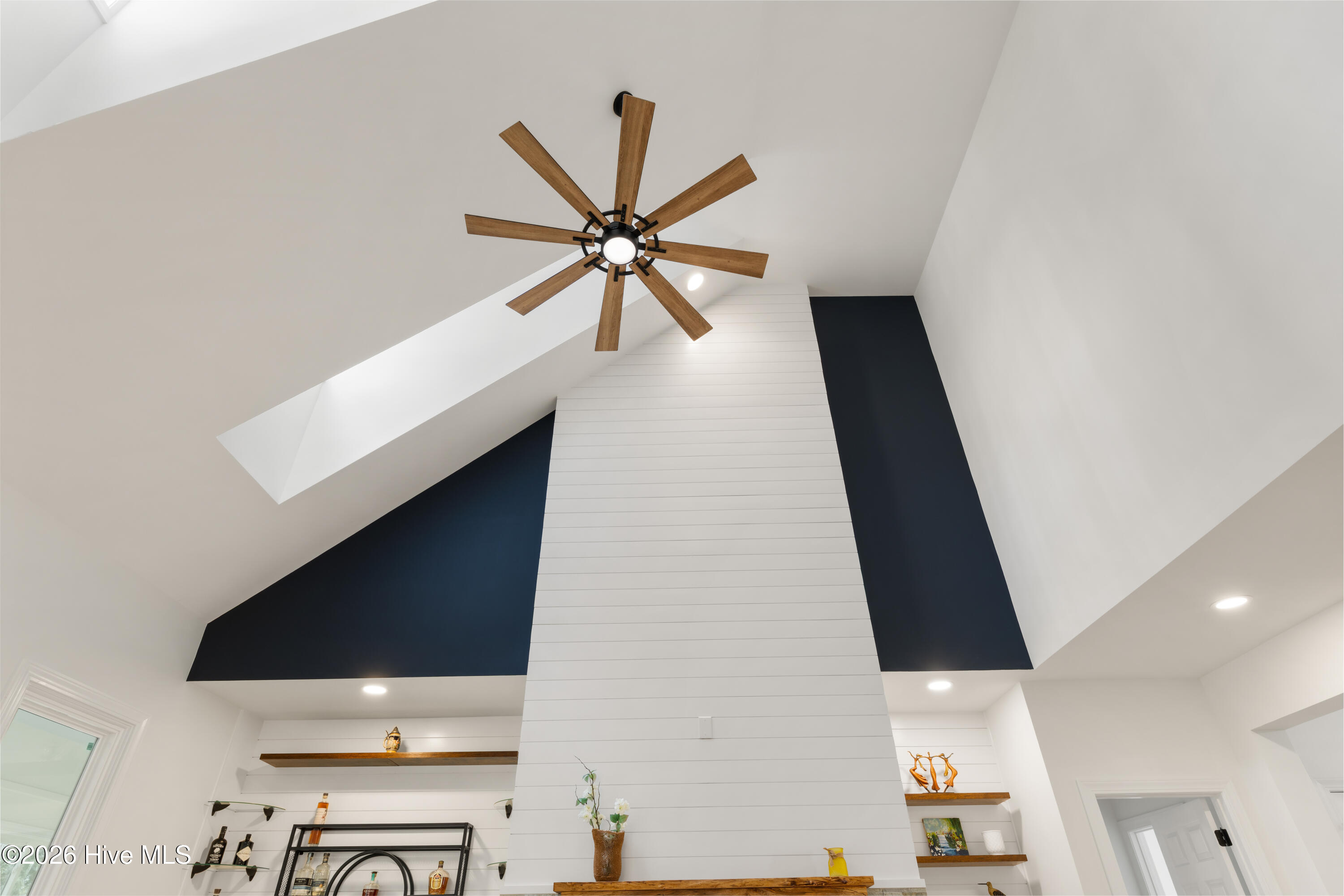 100555954 | Photo 14