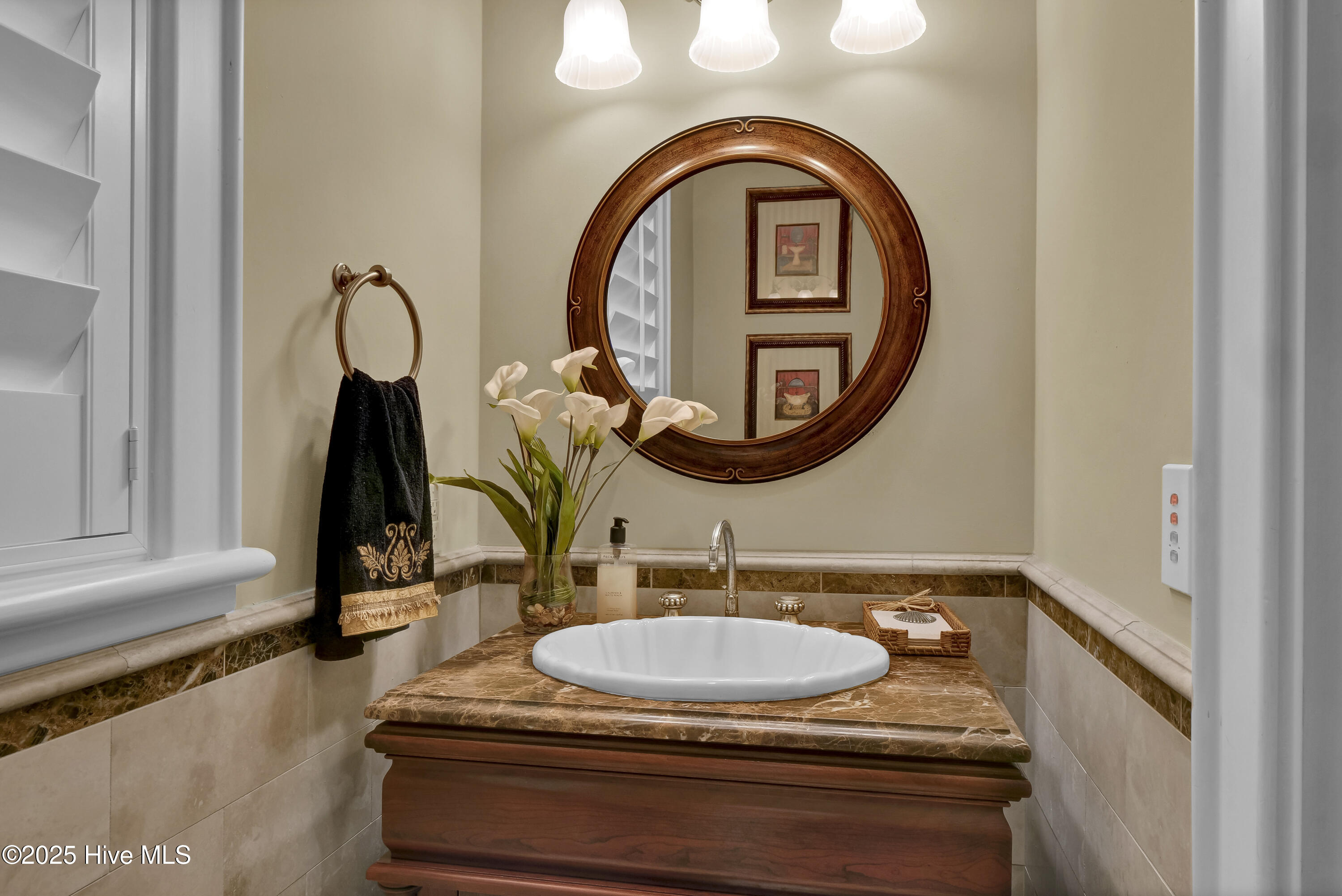 100504113 | Photo 10