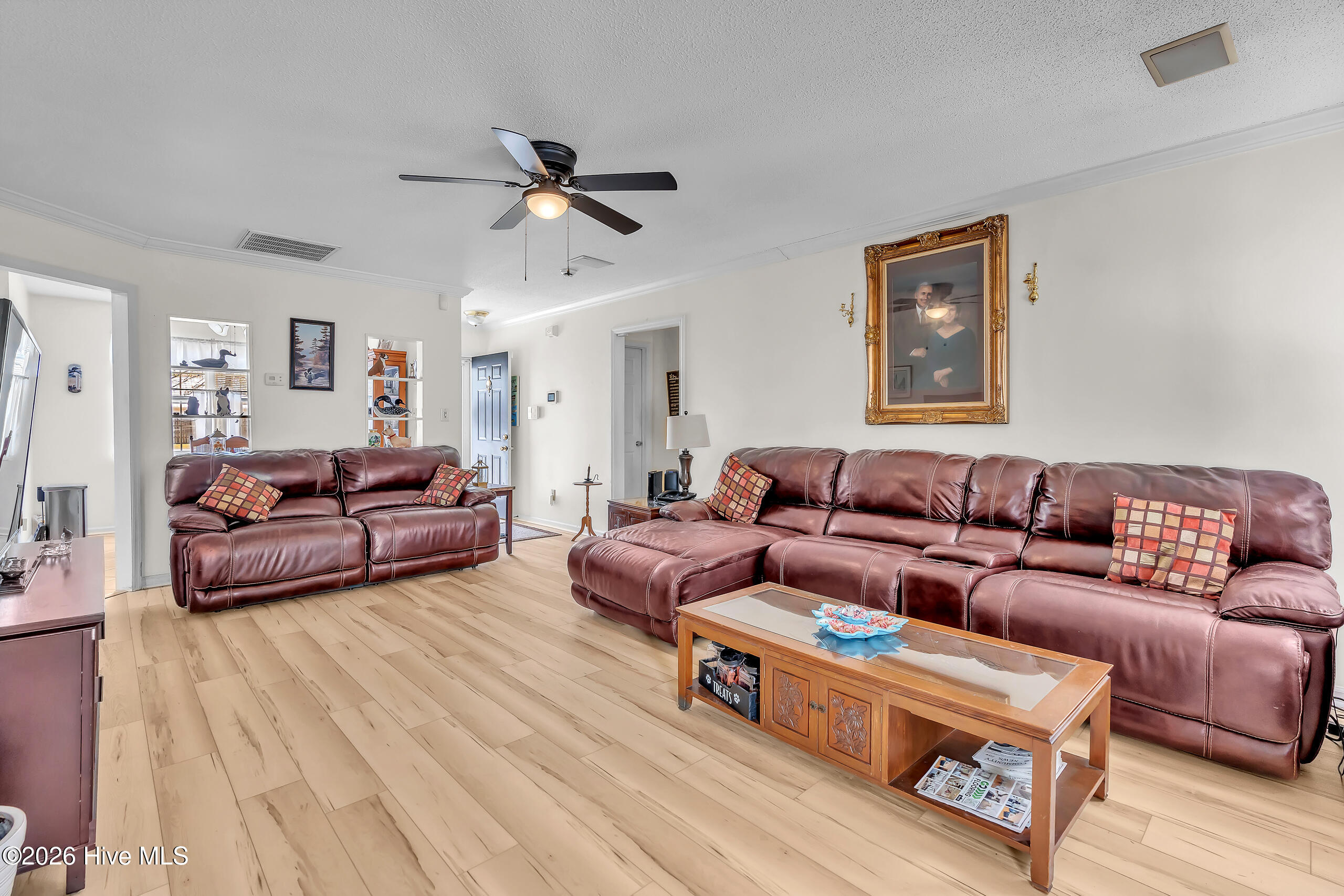 100563570 | Photo 17