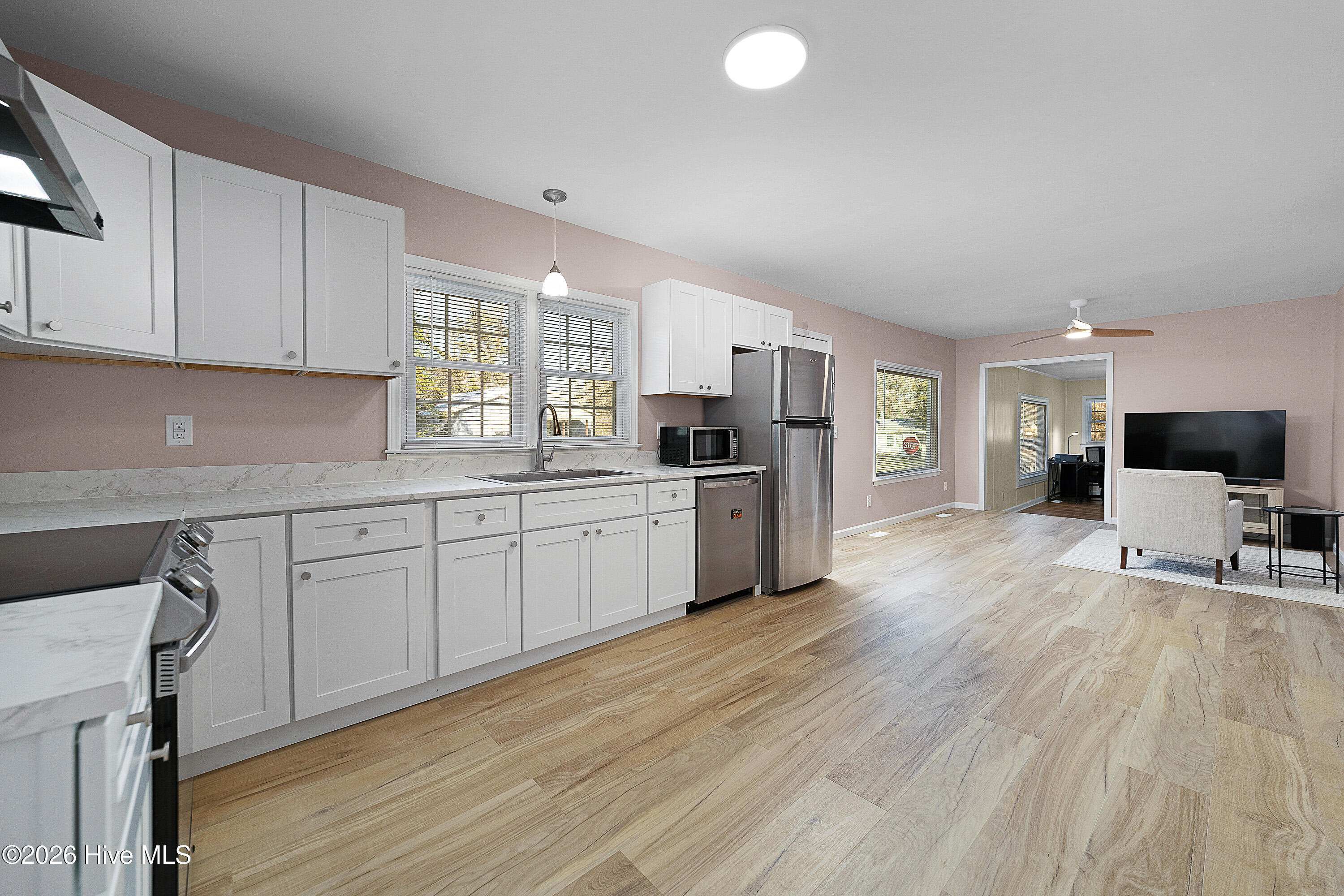 Homes for sale in New Bern, NC | 107 Poplar St, New Bern, NC 28560 | MLS# 100549127