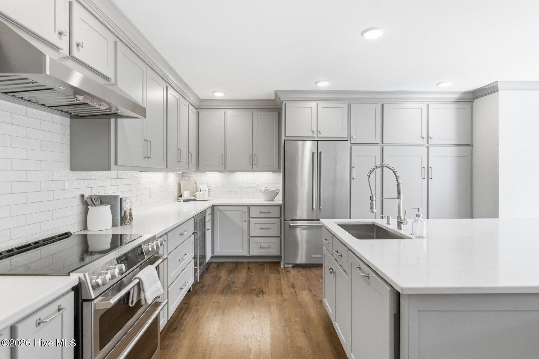 100566257 | Photo 17