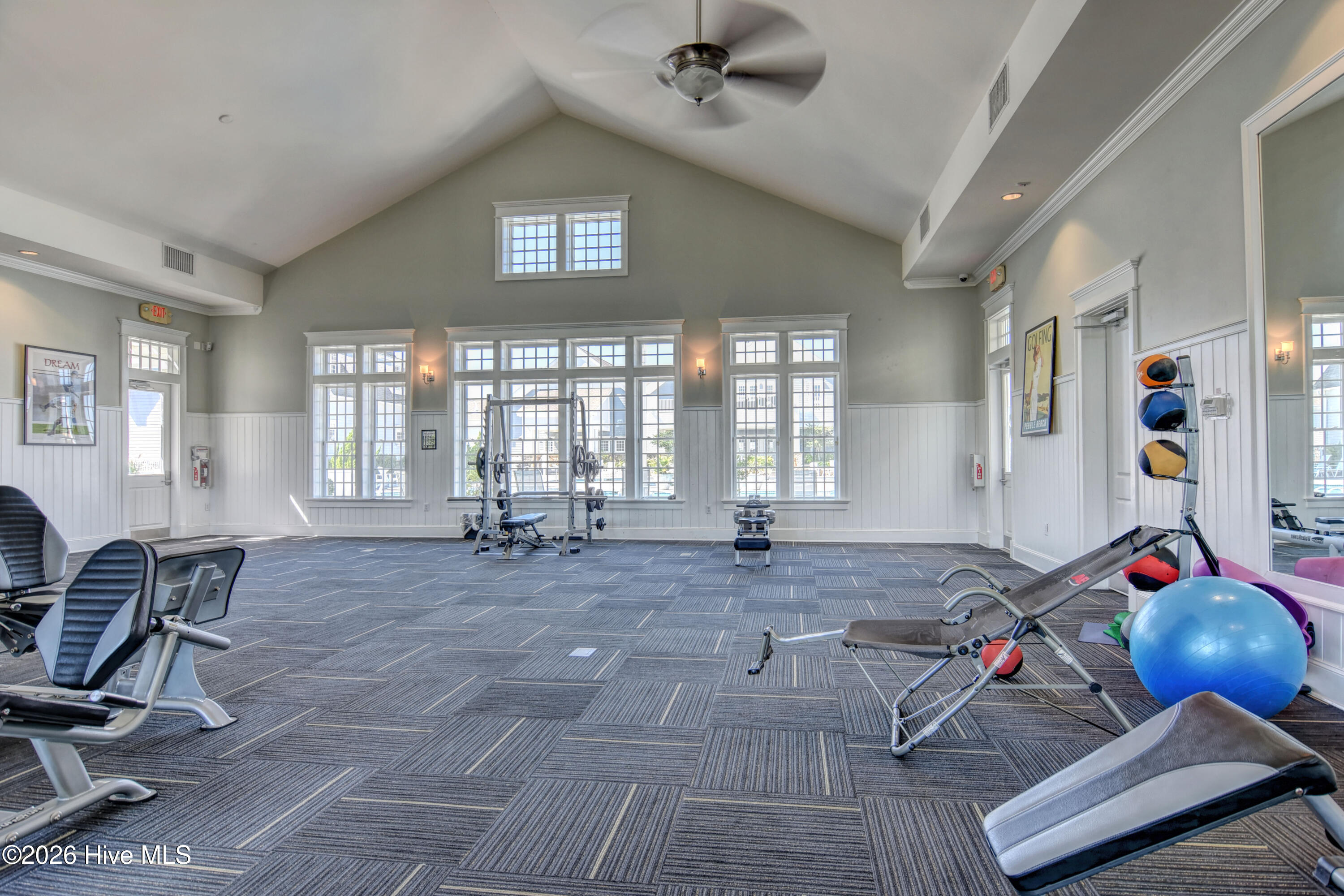 100557618 | Photo 59