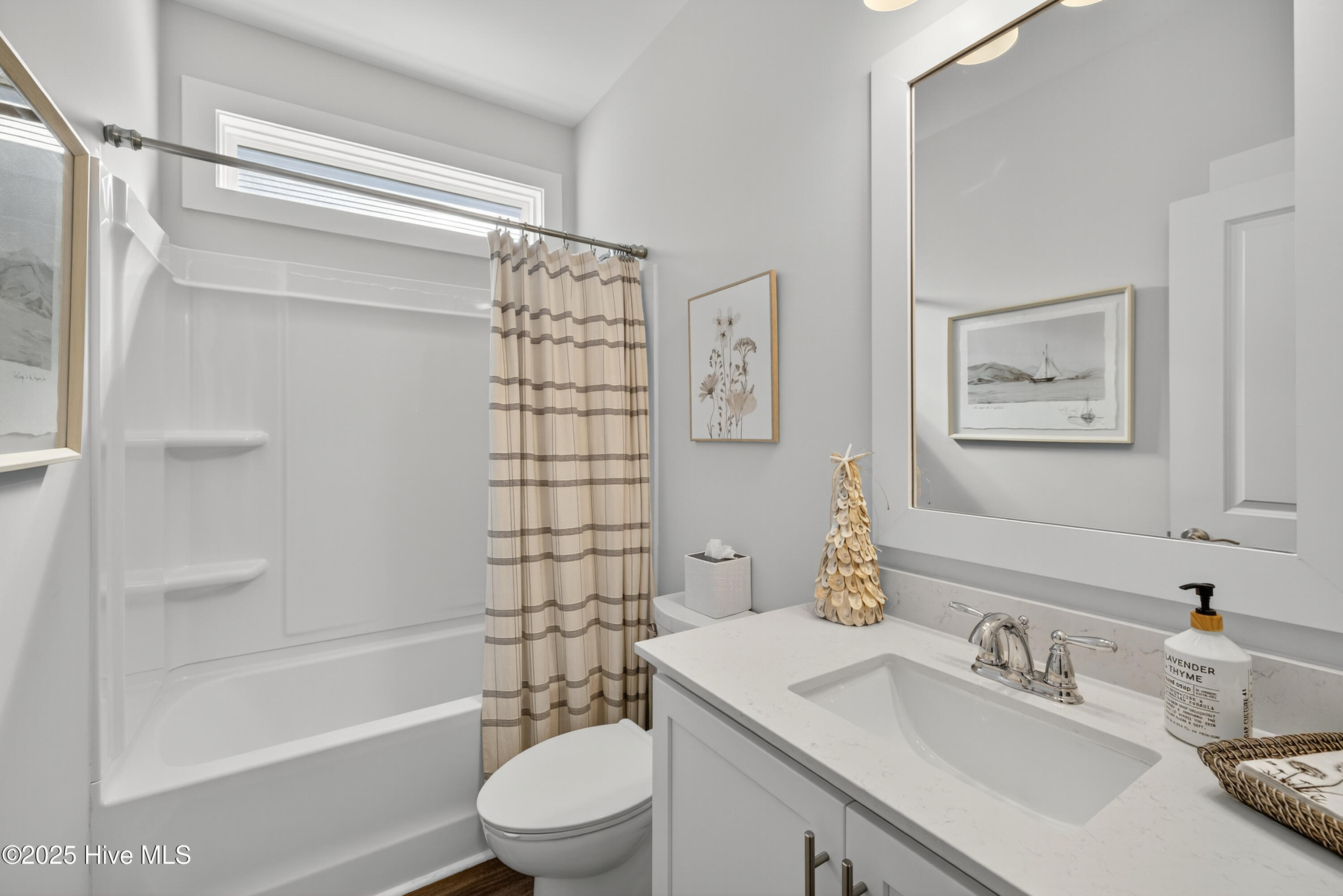 100538241 | Photo 28