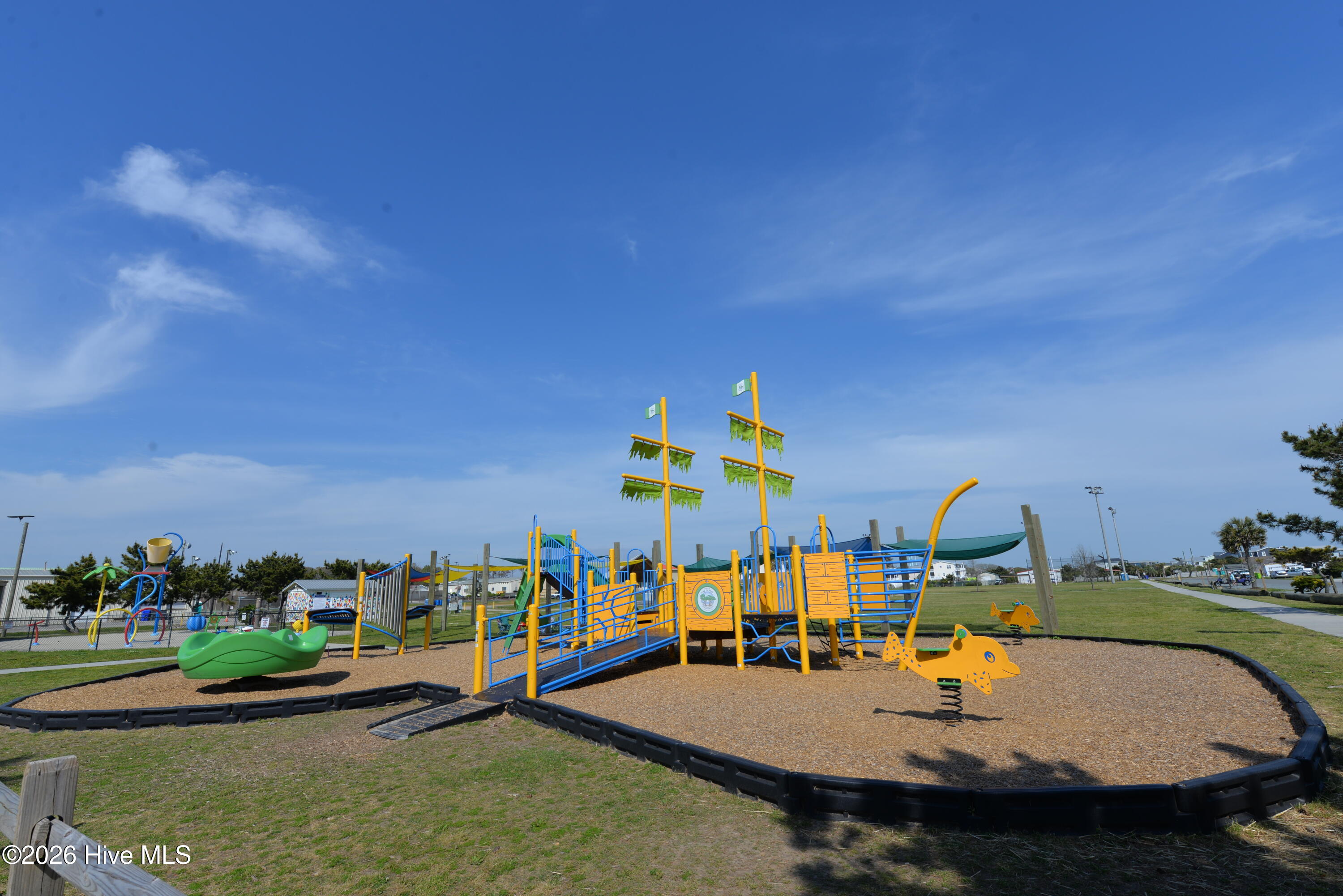 100547710 | Photo 43