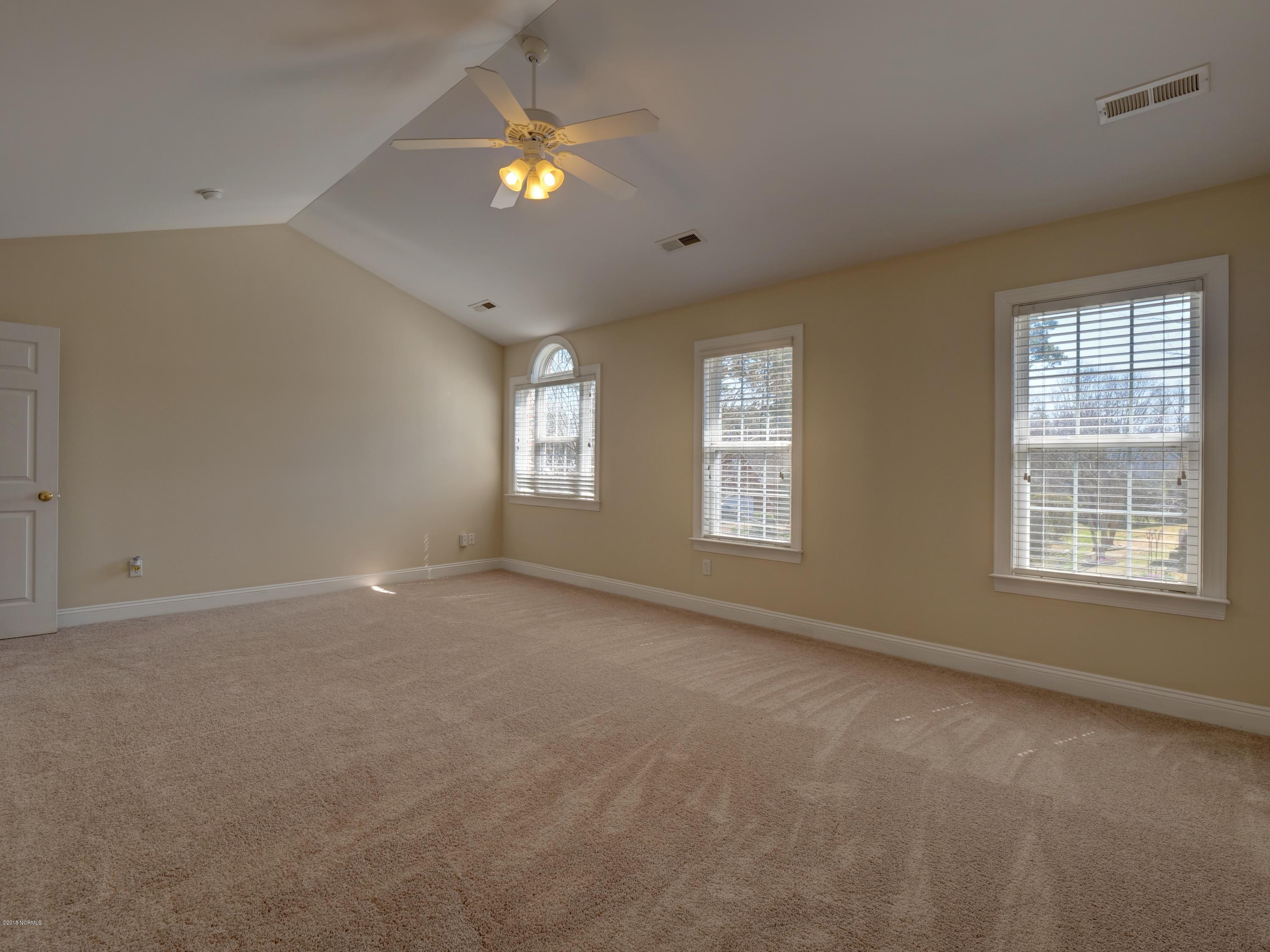 100541932 | Photo 18