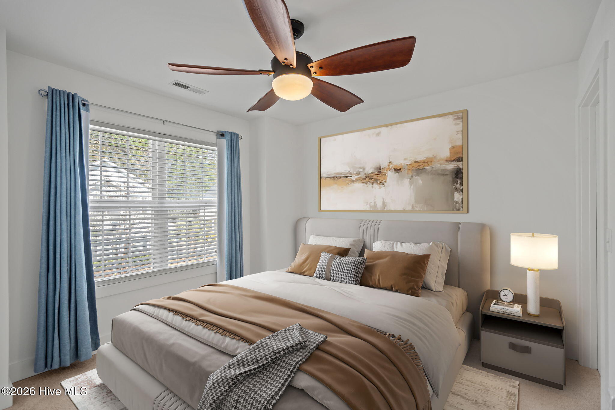 100559197 | Photo 13