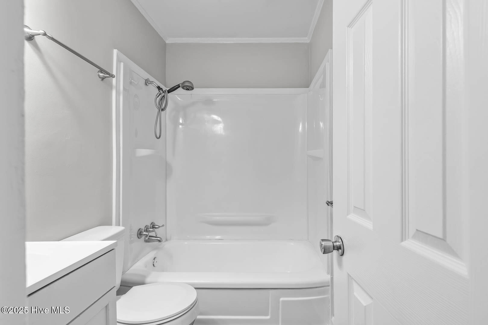 100532312 | Photo 43