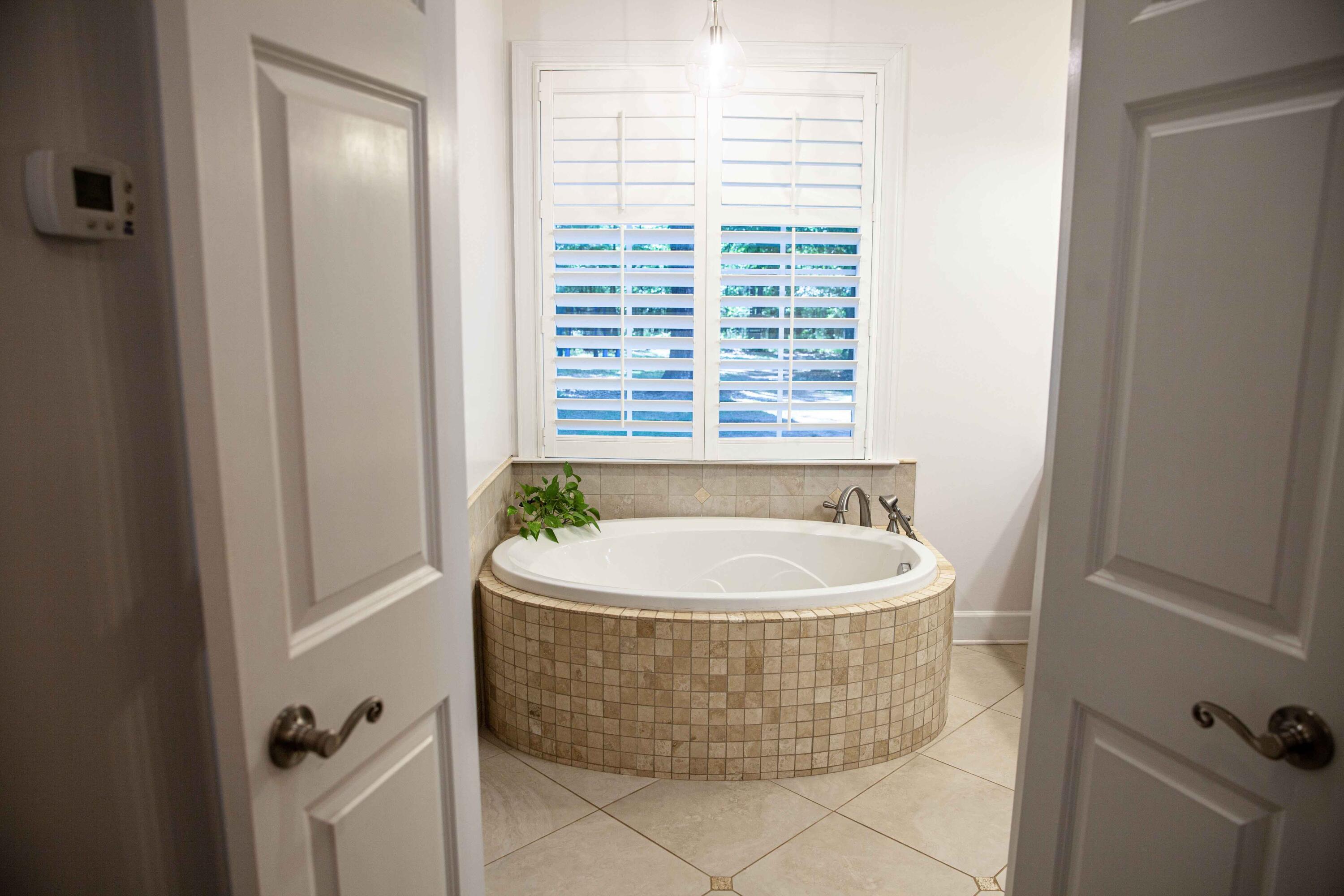 7OwnerBathroom