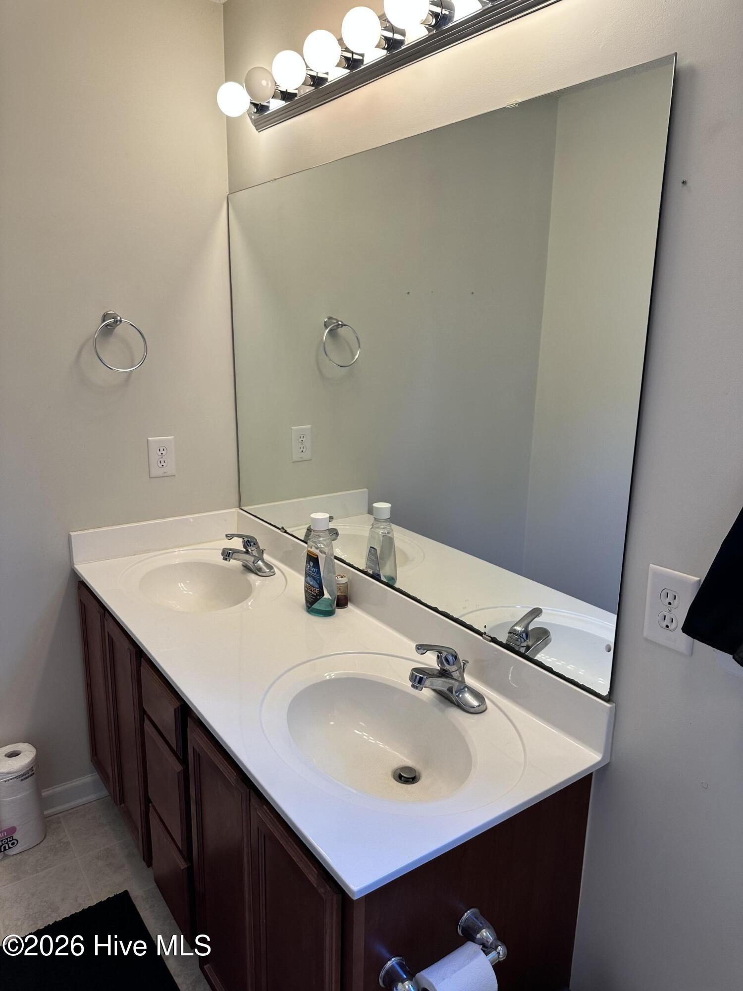 100566107 | Photo 15