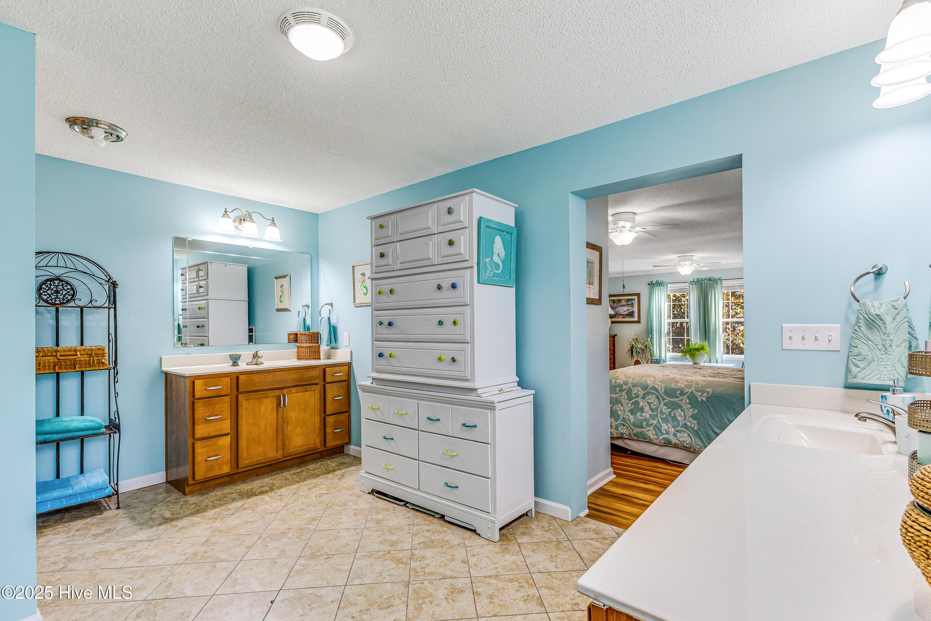 100543271 | Photo 18