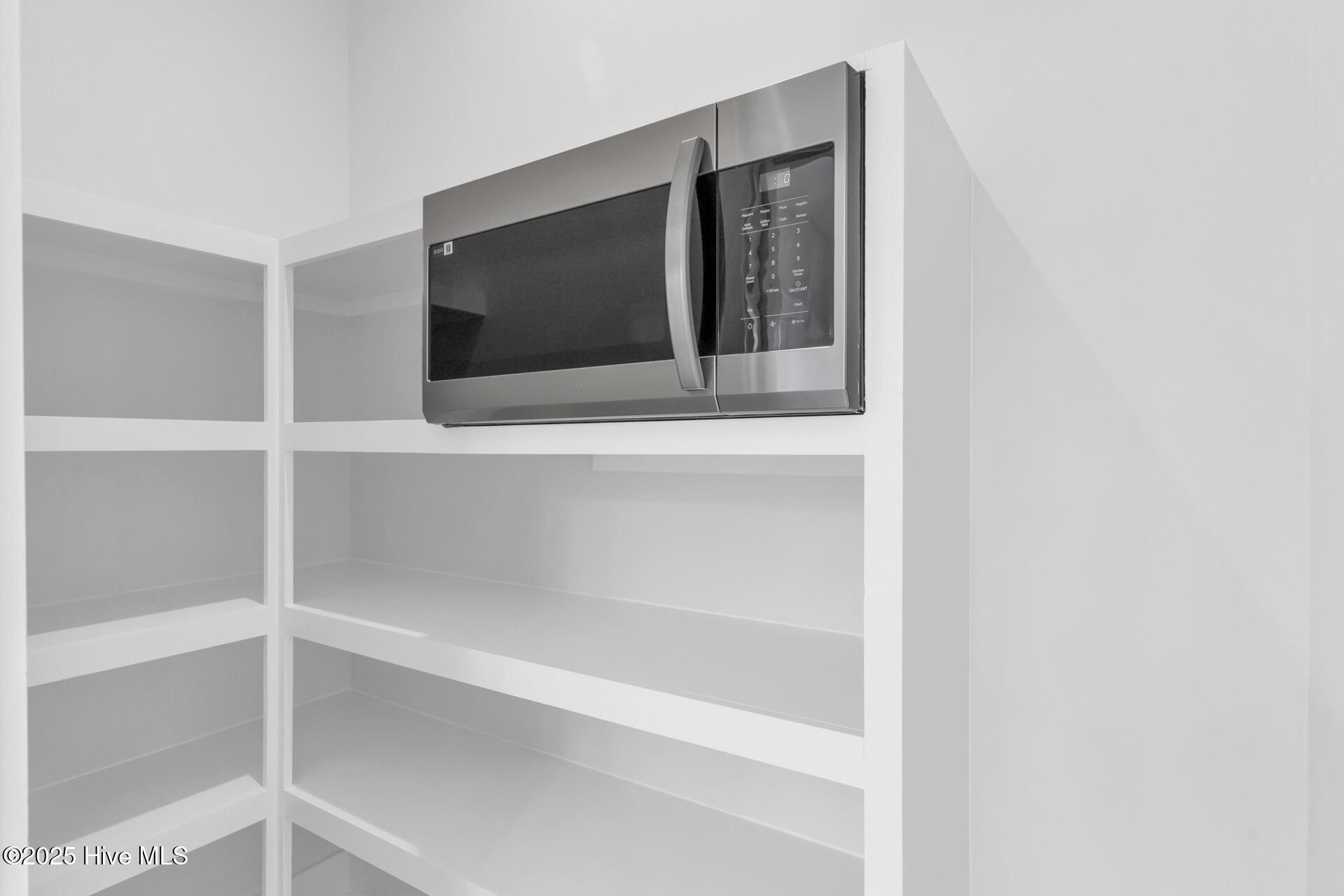 100539388 | Photo 24