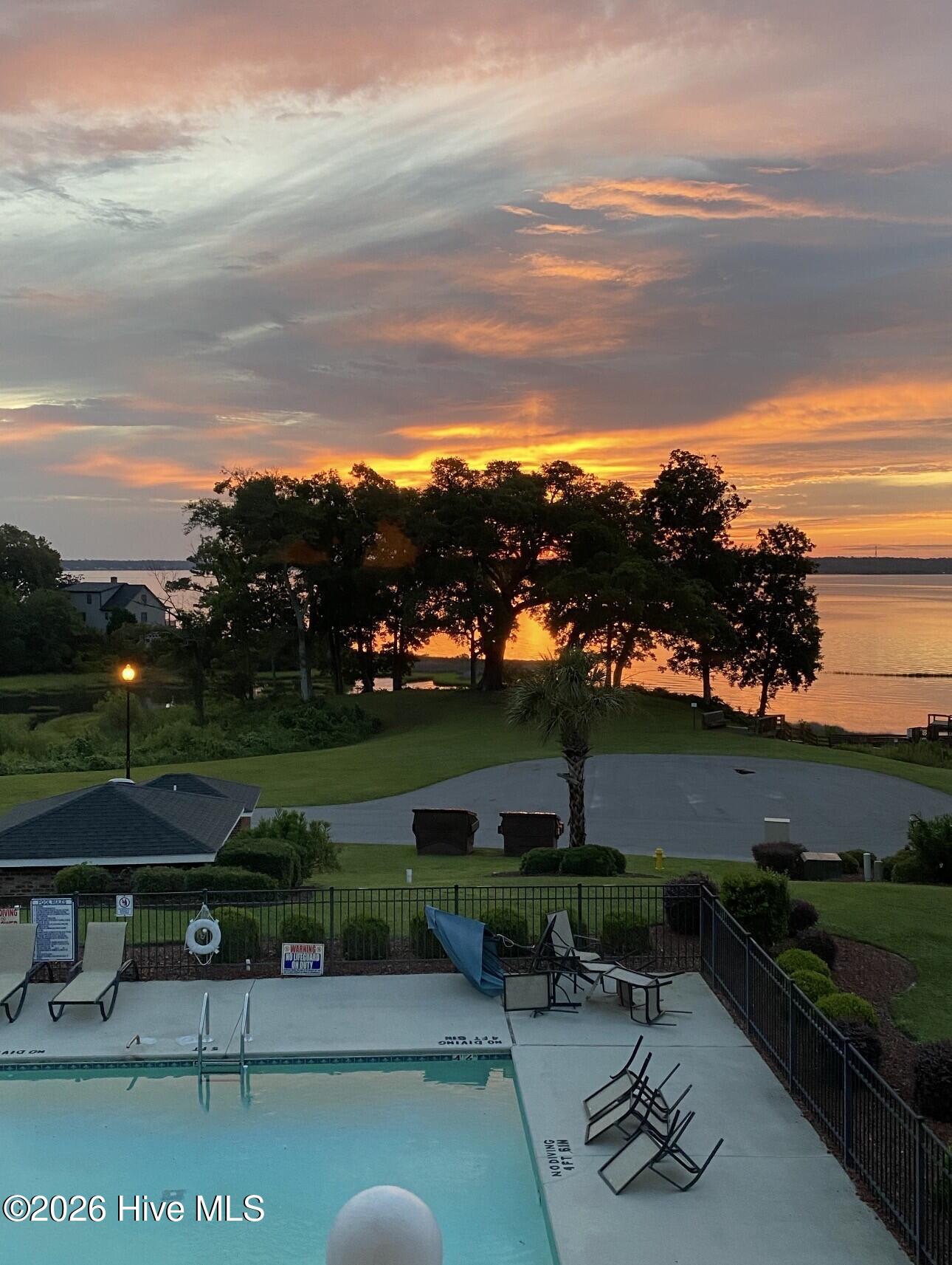 100557933 | Photo 39