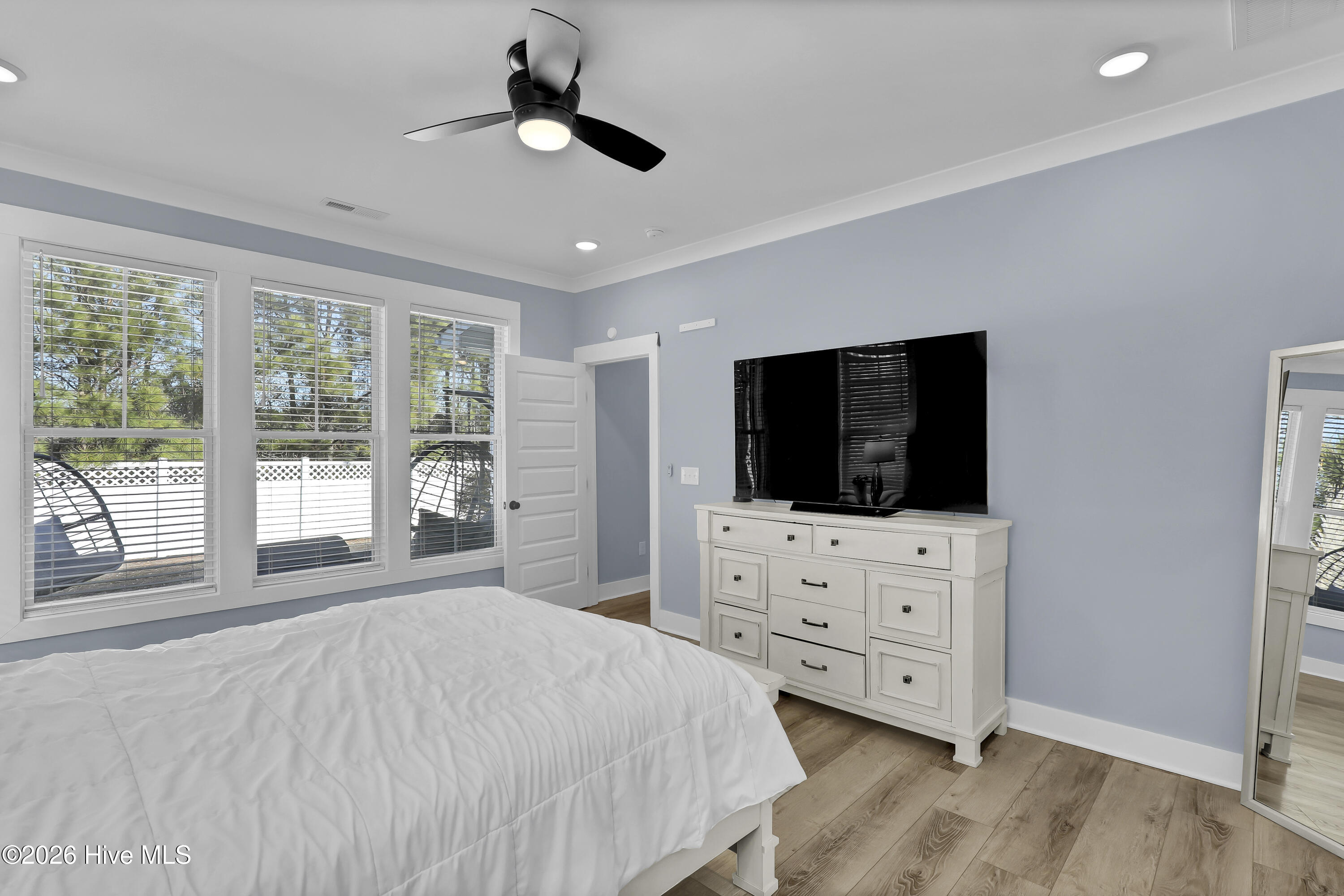 100556741 | Photo 25