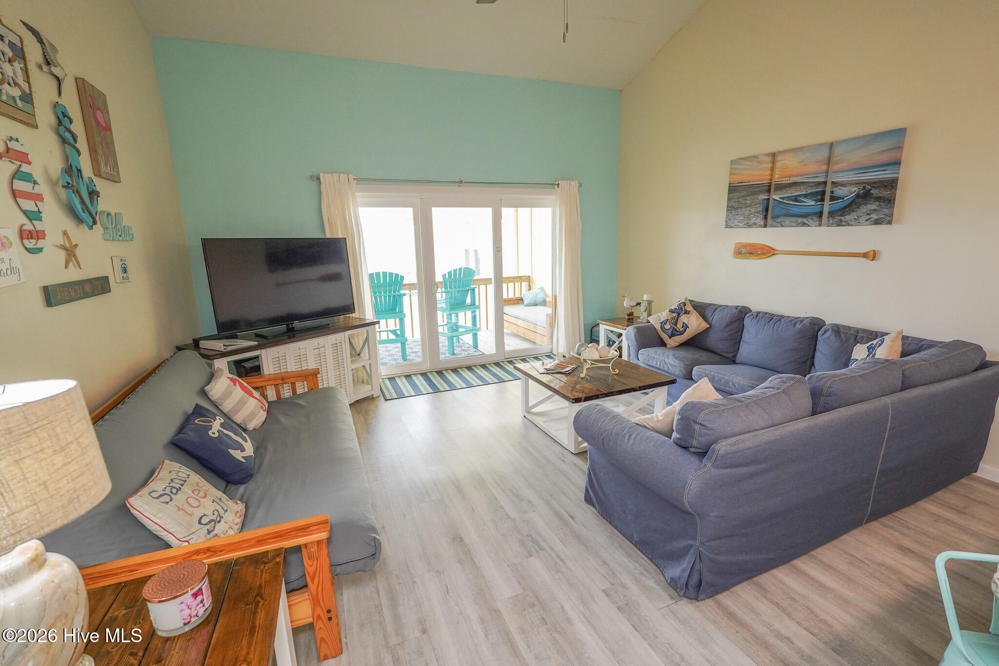 100550894 | Photo 17