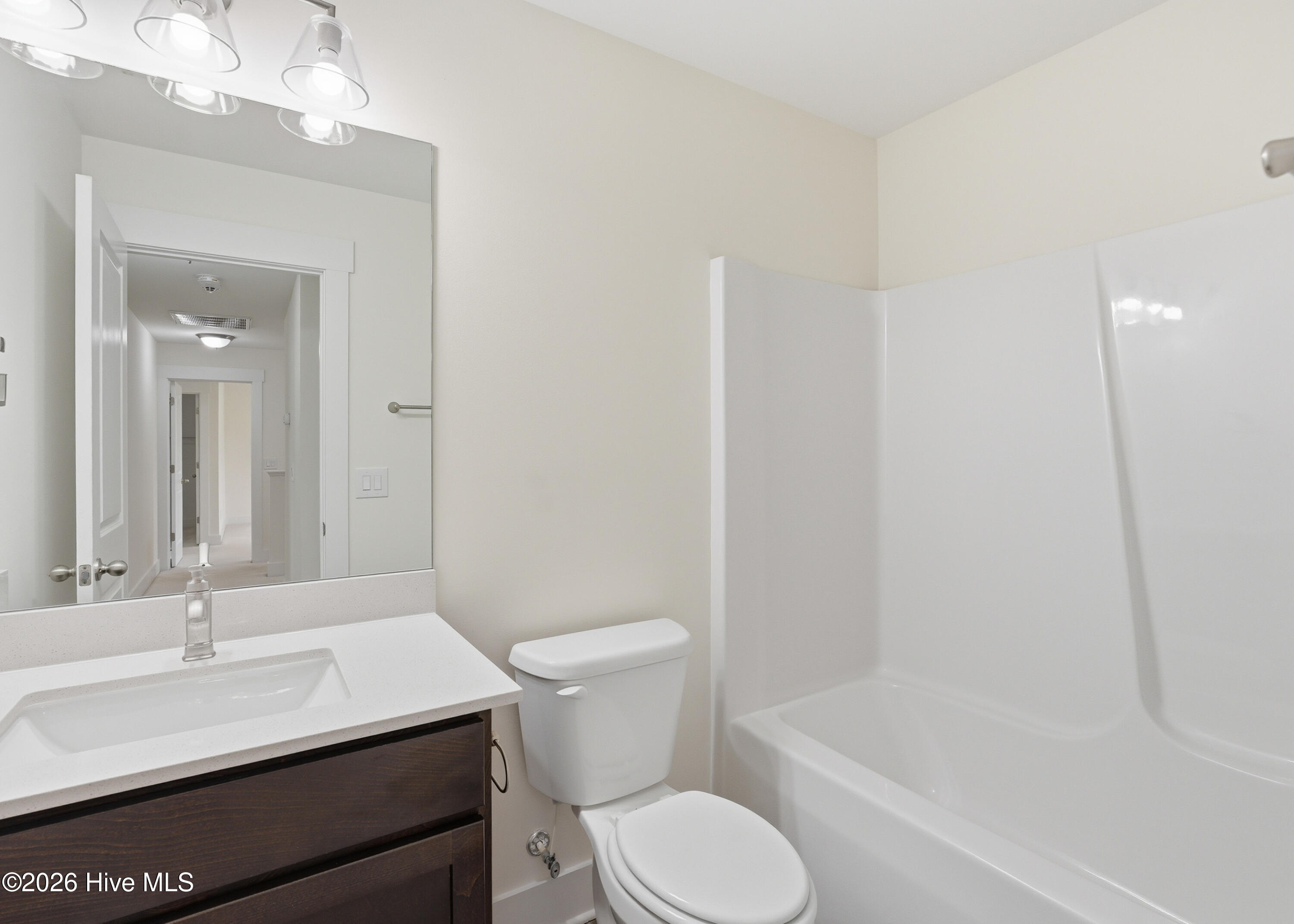 100570577 | Photo 25