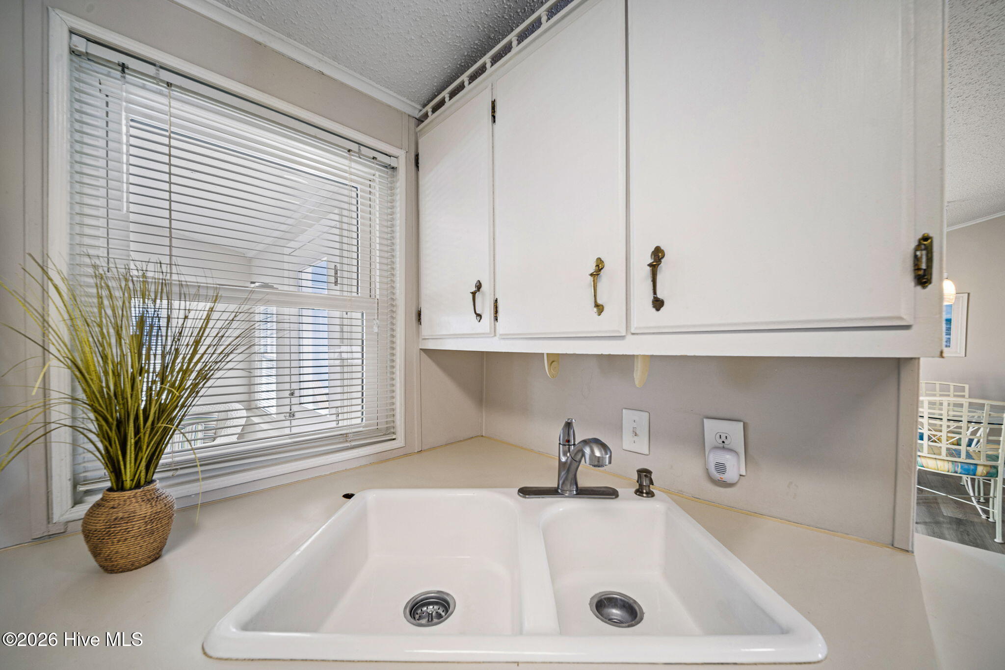 100561406 | Photo 28