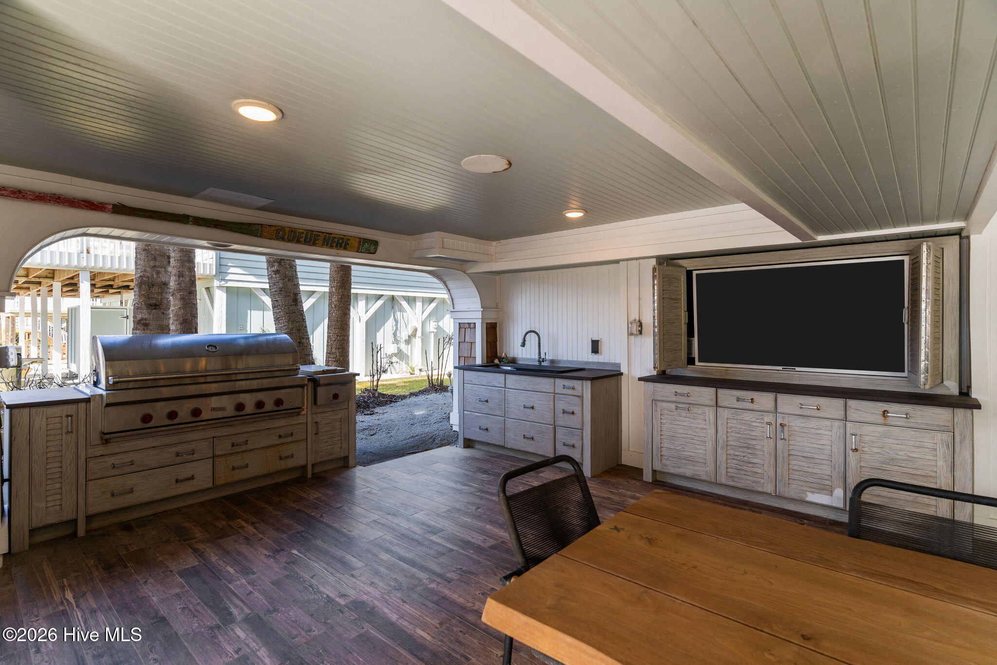 100552689 | Photo 94