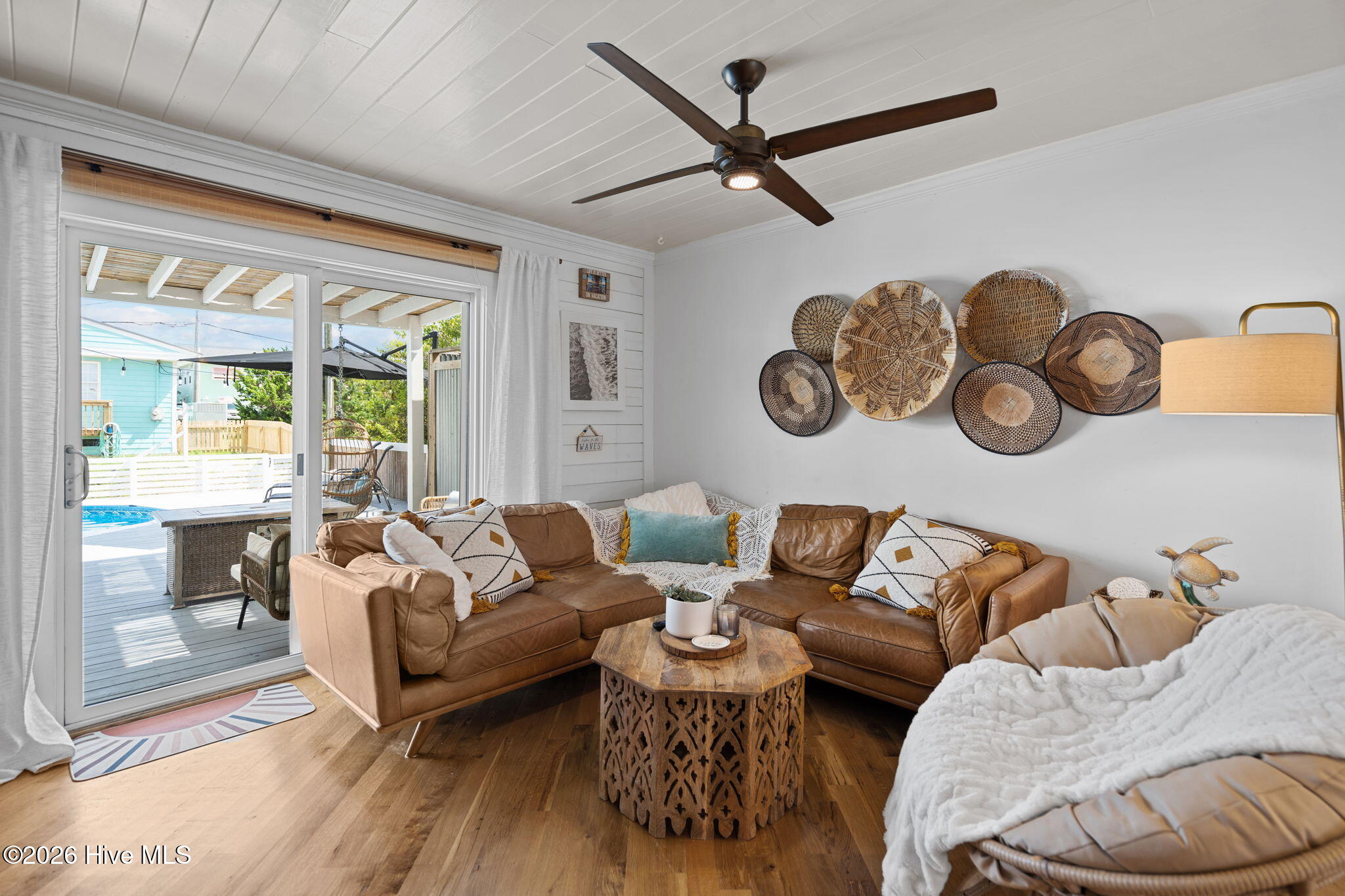 100560357 | Photo 27