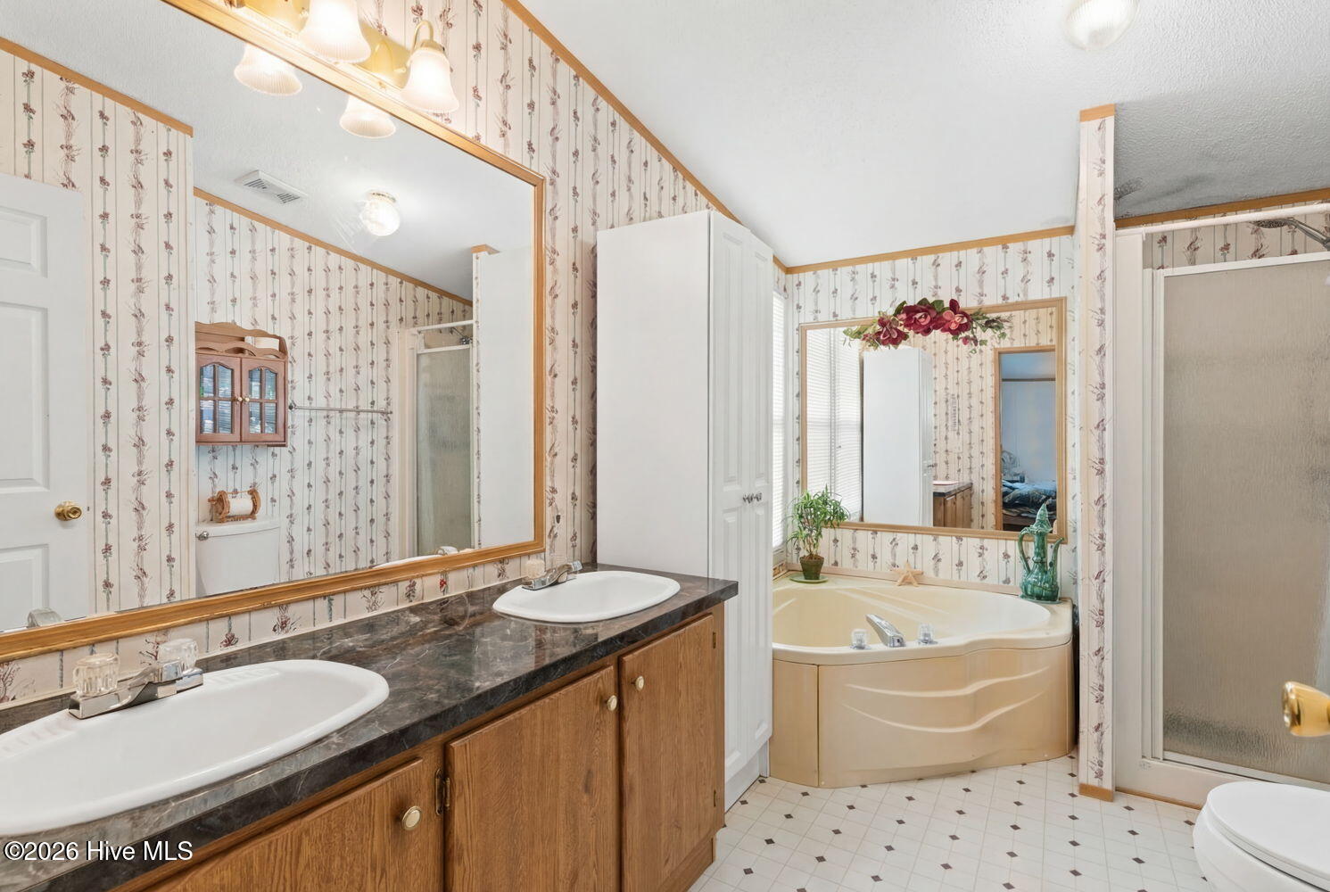 100556527 | Photo 32